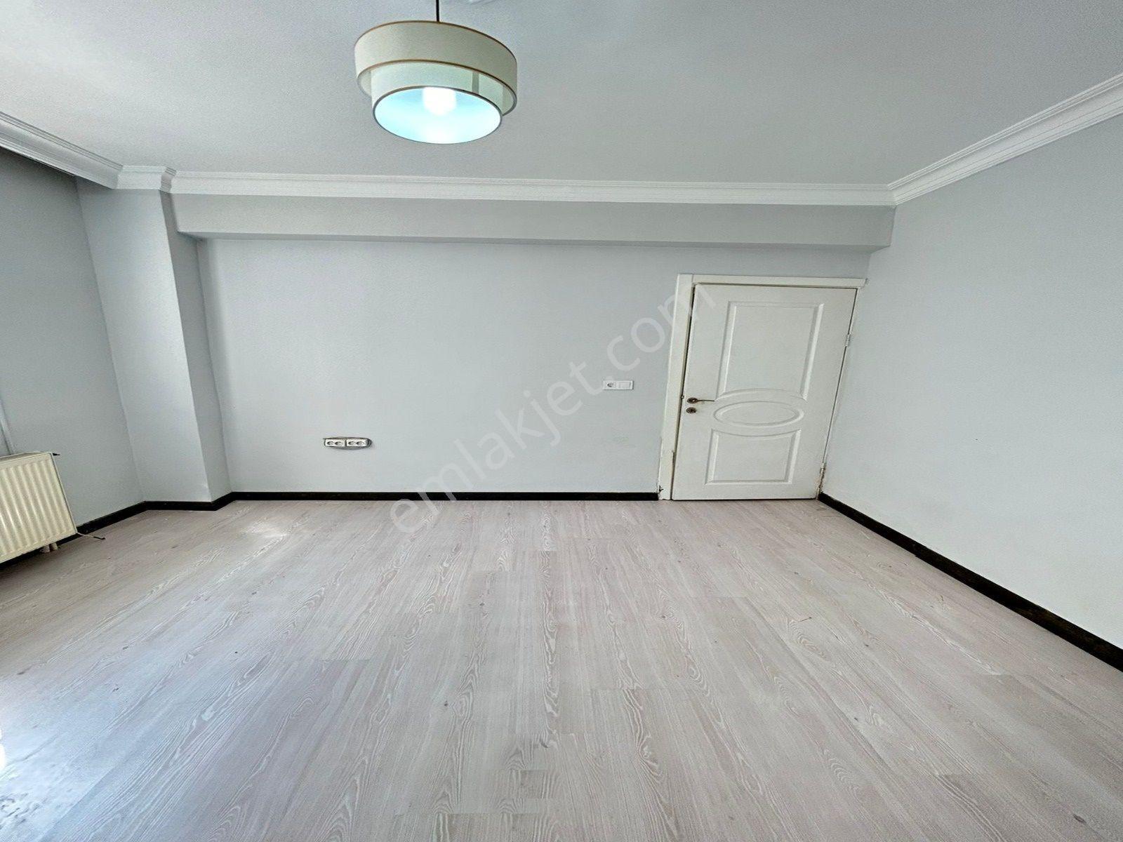 Metrobüse Yakın Geniş Aileler Uygun 3+1 130m2 Kış Bahçeli Daire - Görsel 16