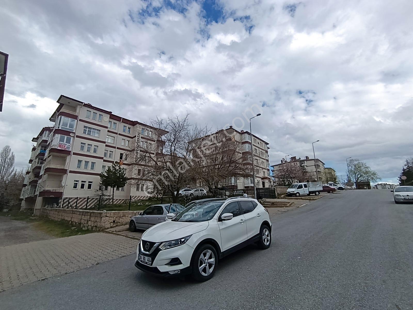 İldem Fatih'te Karakol Yanı! Otobüs Durağı Ve Marketlere Yakı - Görsel 24