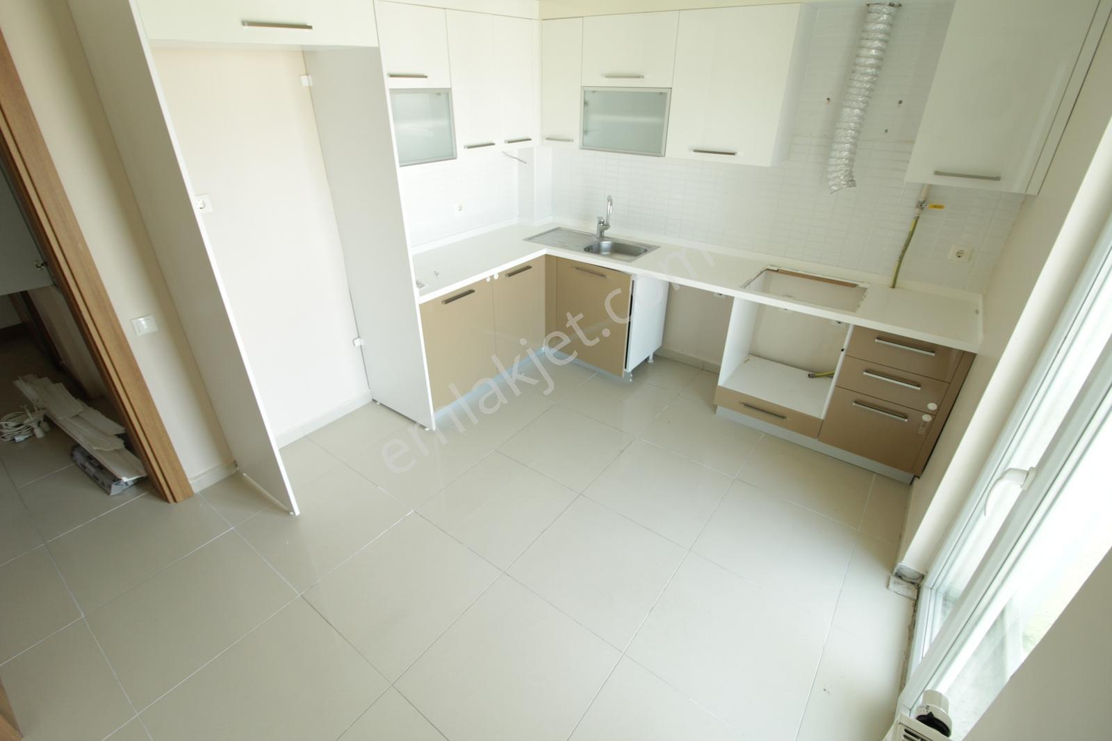 Dakik Emlaktan Erguvan Kent Sitesinde 3+1 135m² Güneycephe Daire - Görsel 18