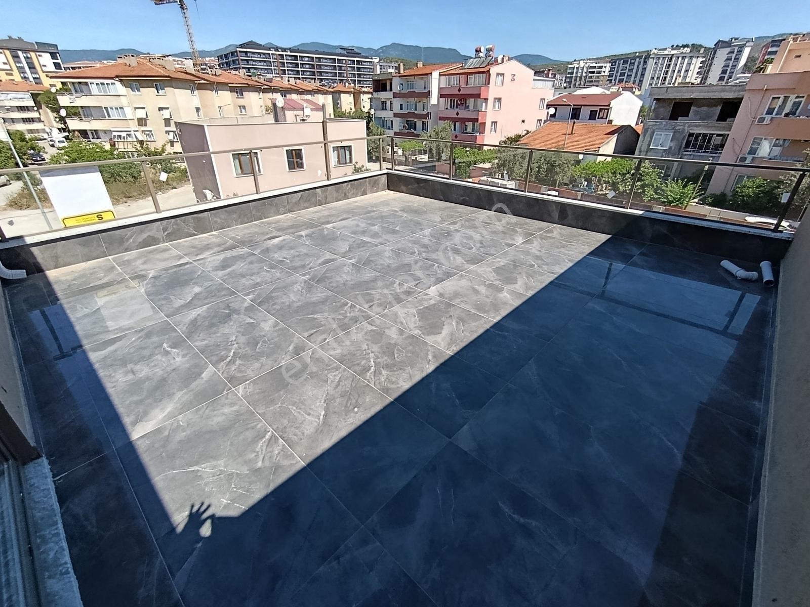 Kadıköyde Doğalgazlı Geniş Teraslı Çift Banyolu Sıfır 2+1 Dublex - Görsel 31
