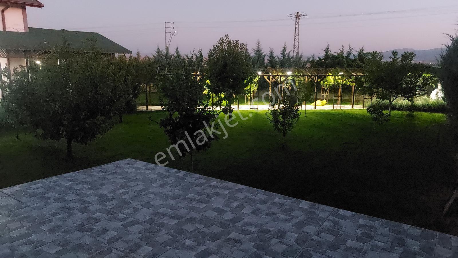 Hatunsaray Yoluna Cephe Sarıkızı Geçince Yapıkayıt Belgeli - Görsel 23