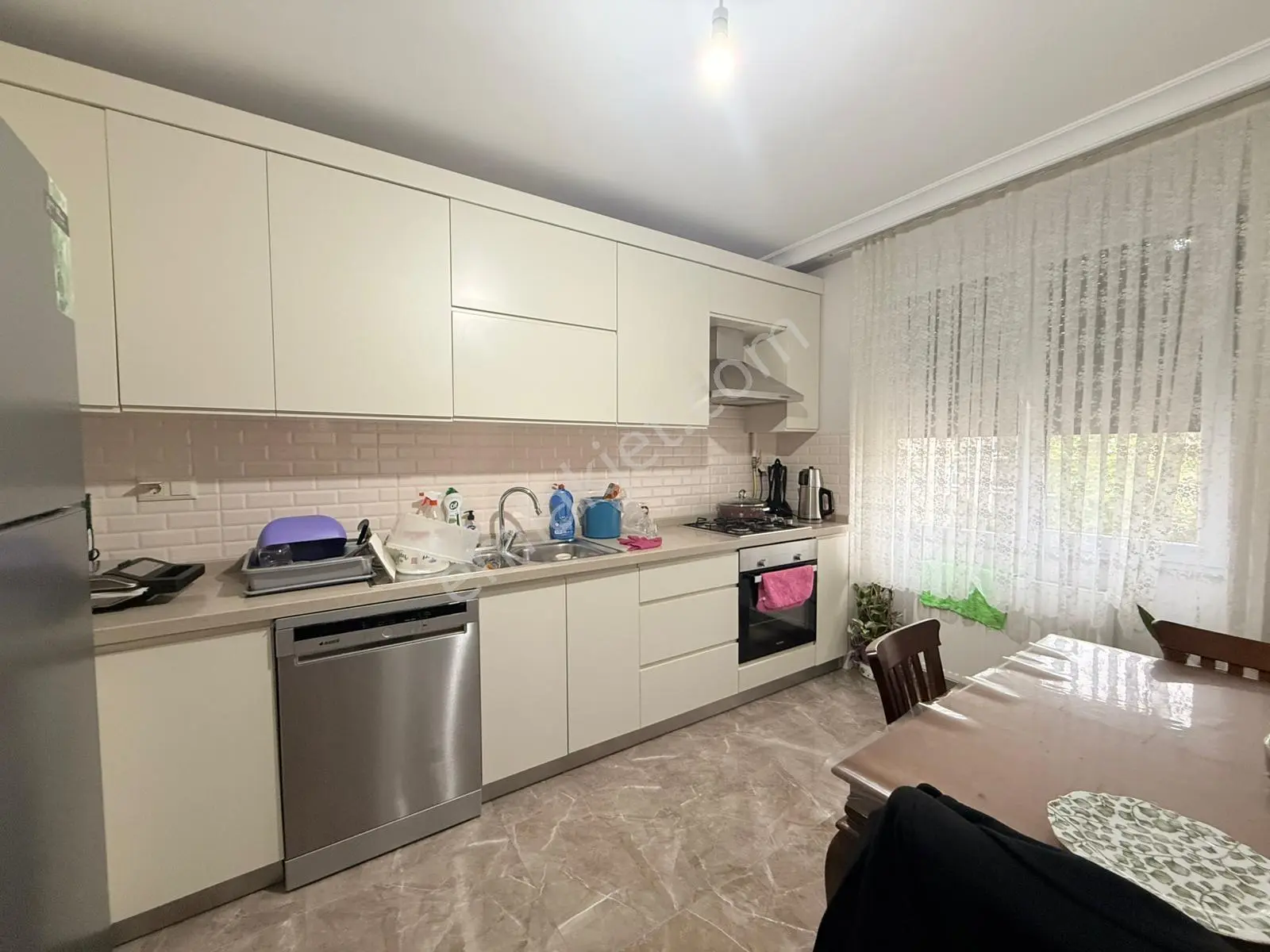 Çalışlar'da Çift Balkonlu, Kapalı Otoparklı 3+1 Kiralık Daire - Görsel 3
