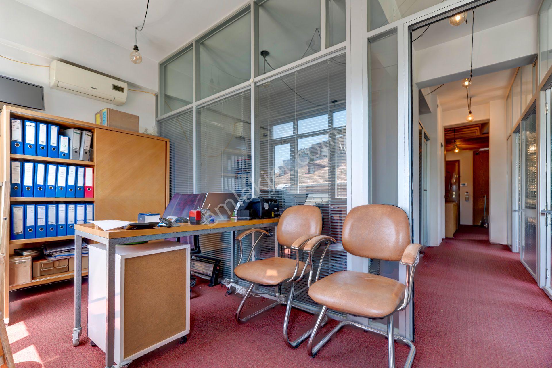 Üsküdar Beylerbeyi 'nde Cadde Üzeri Eşyalı Kiralık Ofis Katı - Görsel 23