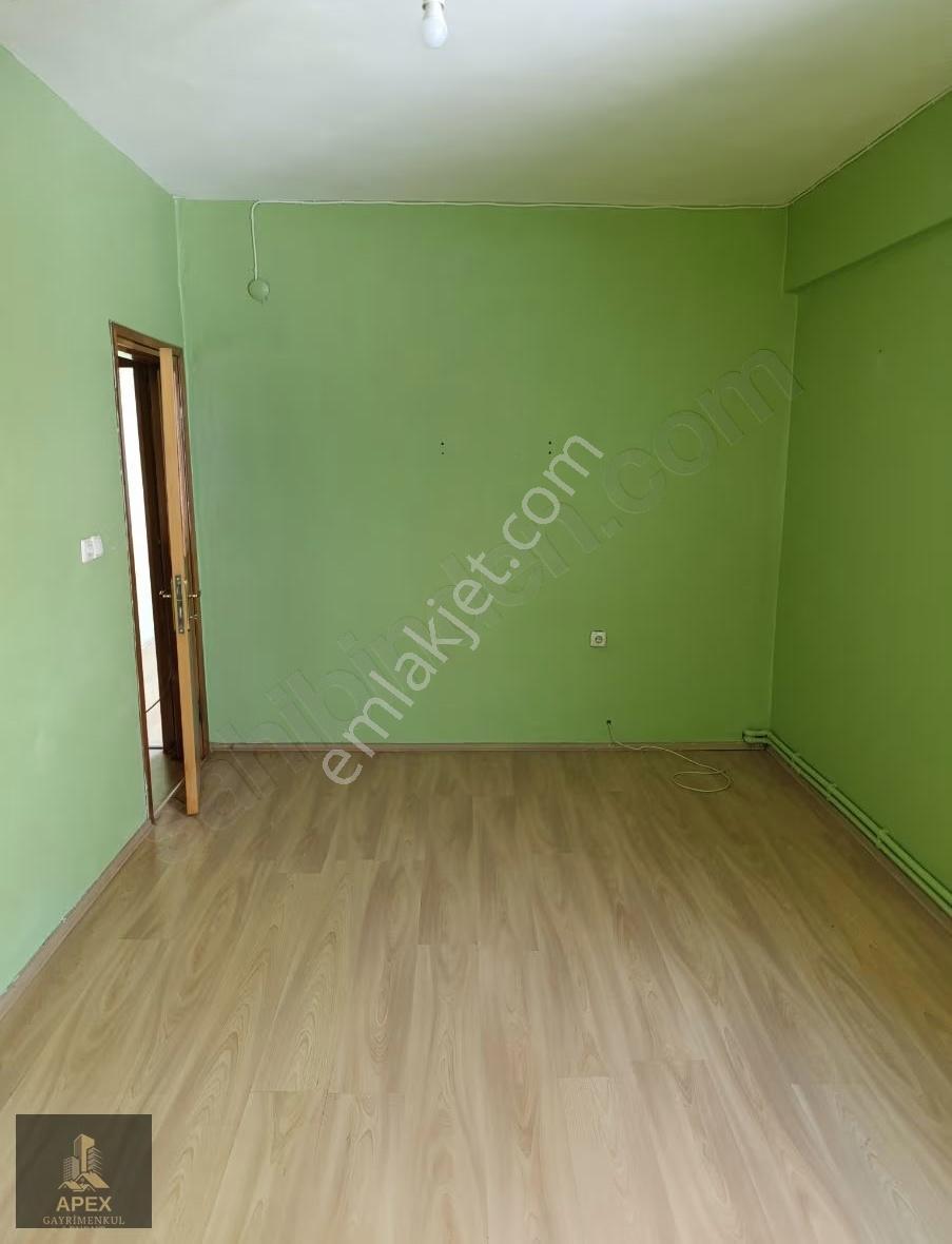 1+1 Kiralık Daire Metro'ya 6-7 Dakika Yürüme Uygun Fiyat - Görsel 14