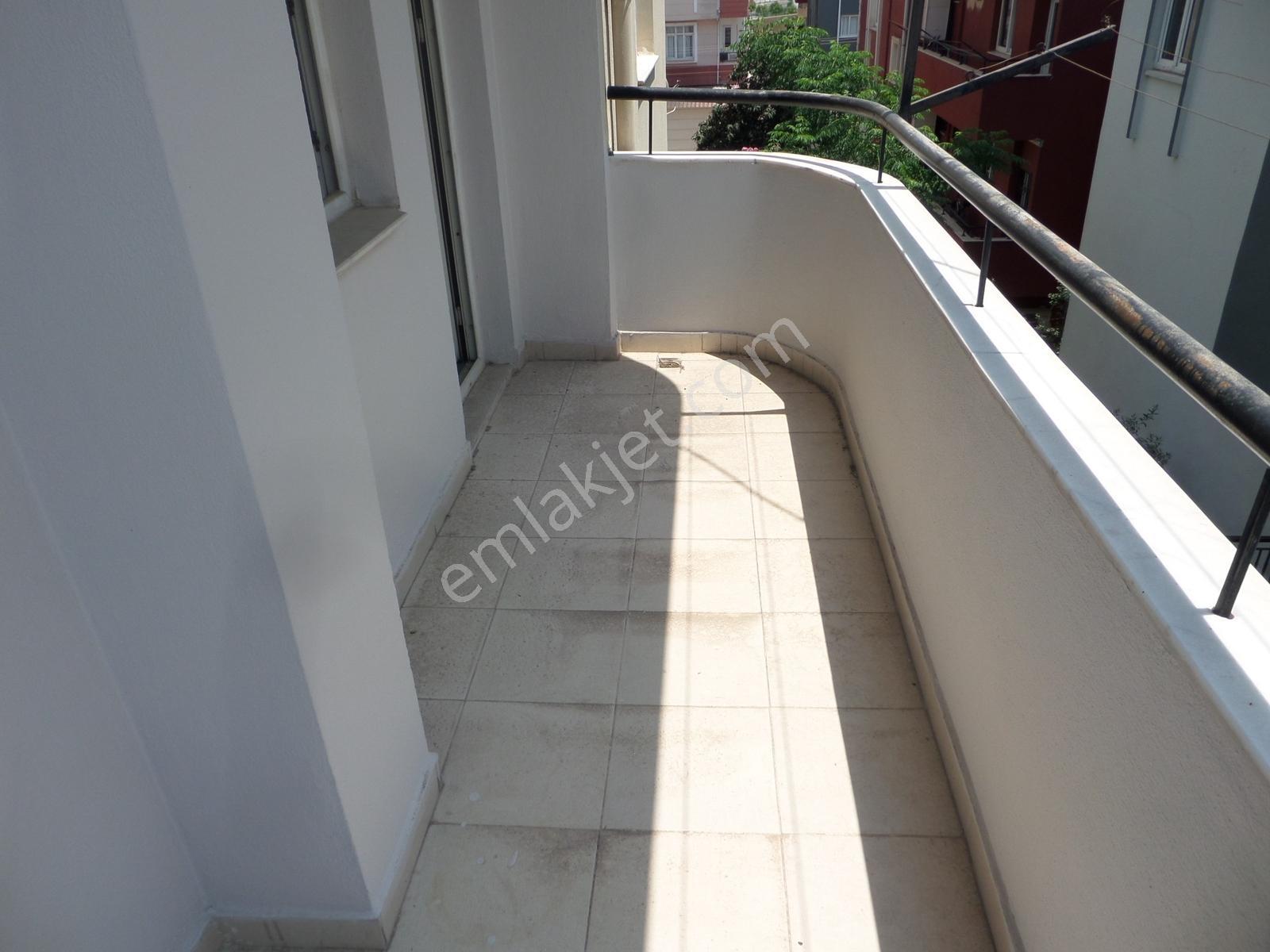 Bulvar Üzeri 2. Kat Kiralık Daire 4 Cephe 3+1 Yarı Müstakil - Görsel 8