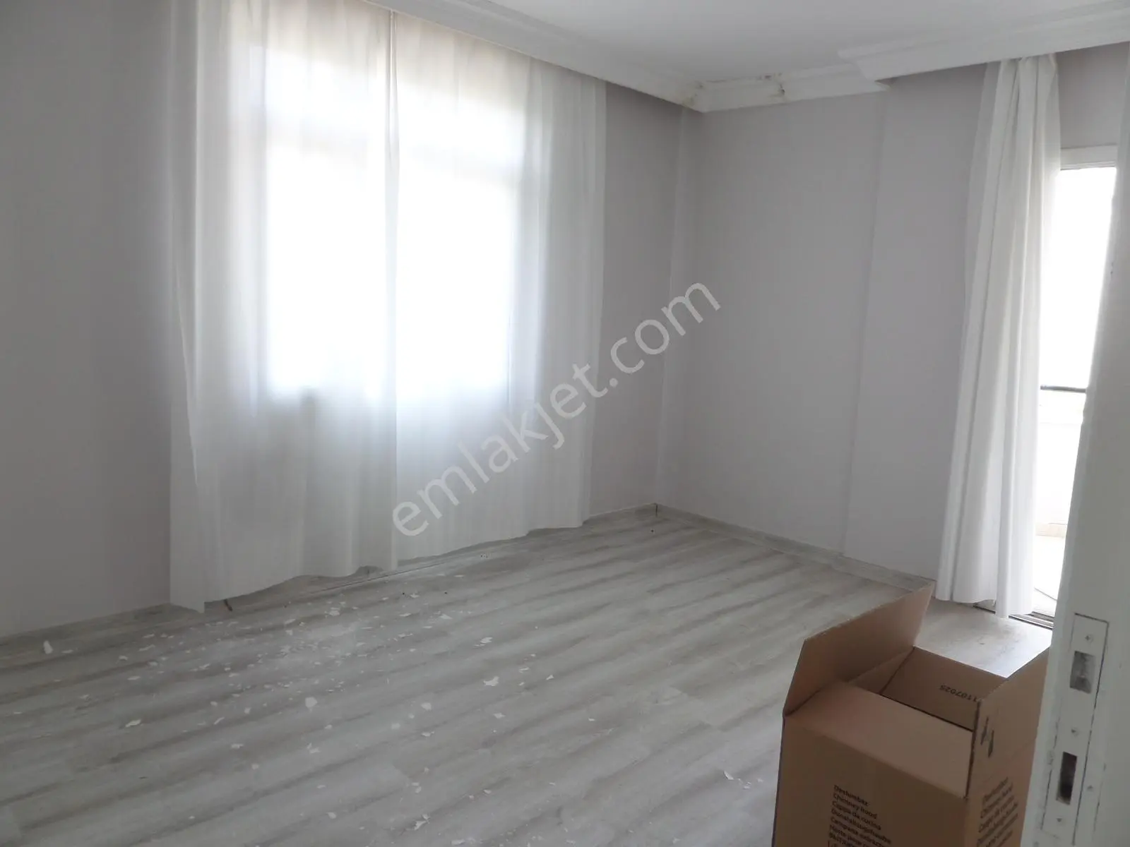 Bulvar Üzeri 2. Kat Kiralık Daire 4 Cephe 3+1 Yarı Müstakil - Görsel 4