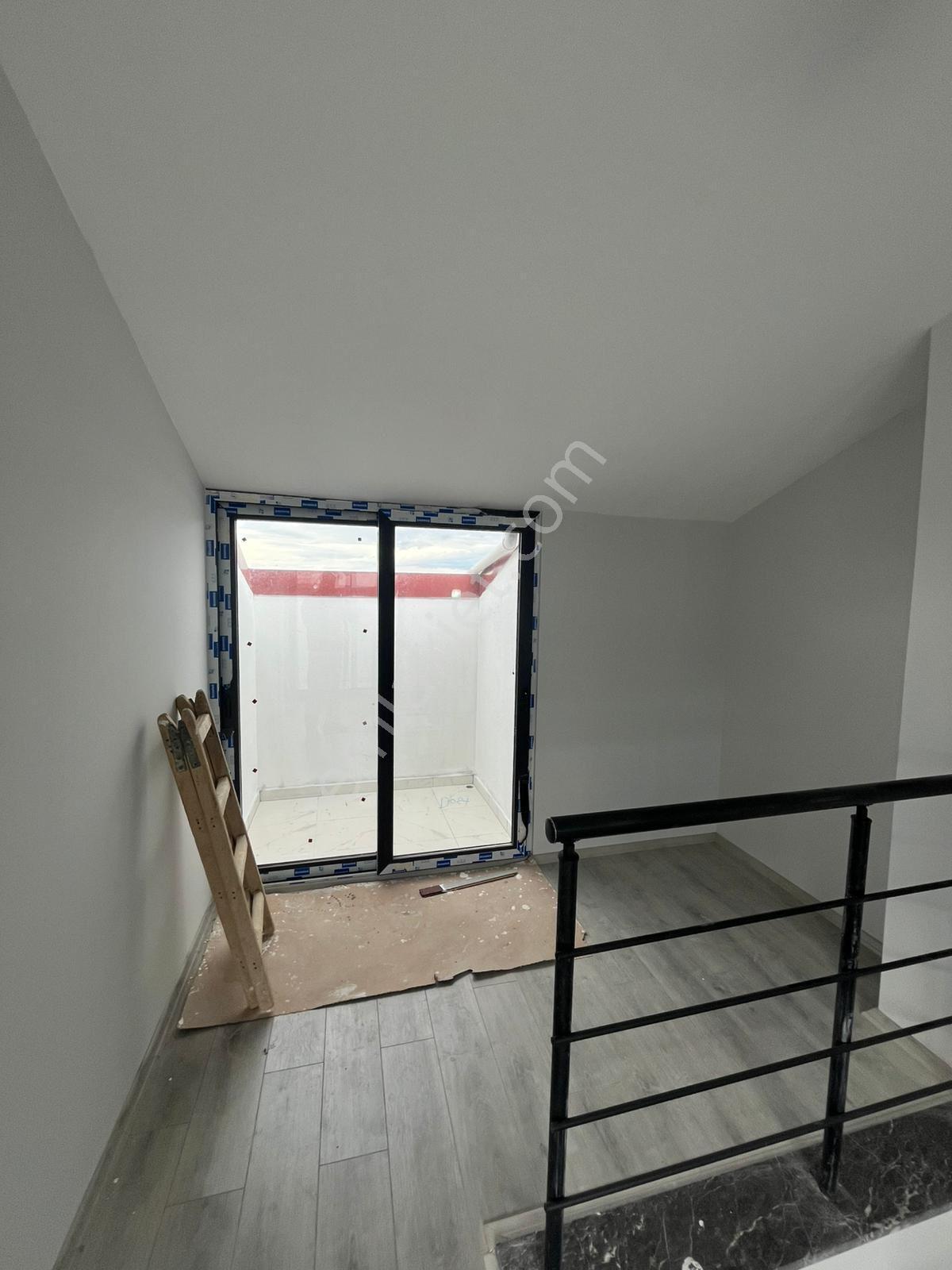 Kuşadası Davutlarda Satılık Deniz Manzaralı Dubleks Daire - Görsel 2