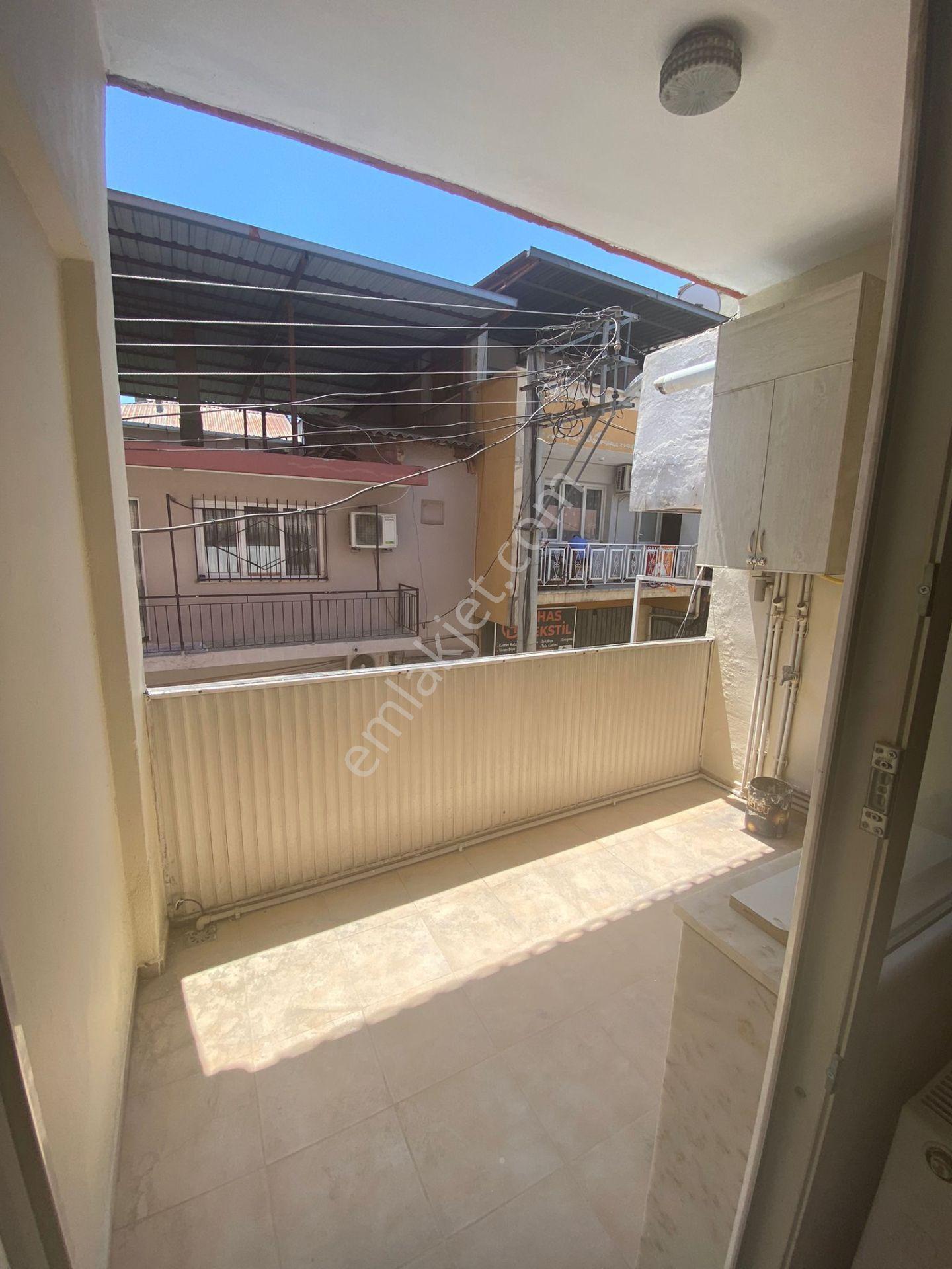 Sahibinden Karabağlar Mahallesi 3+1 Doğalgazlı Kiralık Daire - Görsel 6