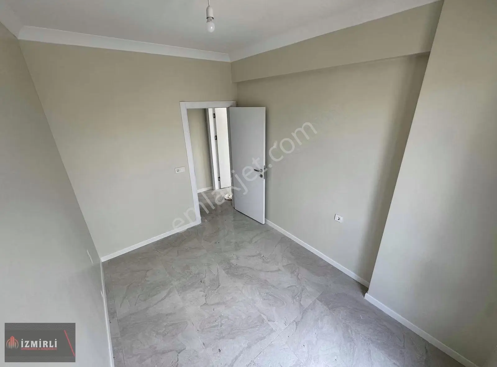 Karaman'da Havuzlu Site İçerisinde Ara Kat Sıfır 2+1 Daire - Görsel 4