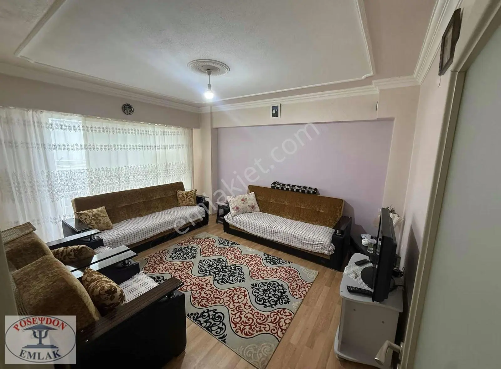 Full Eşyalı Kiralık Barbaros 2+1 Ayrı Mutfak Arakat 90 M2