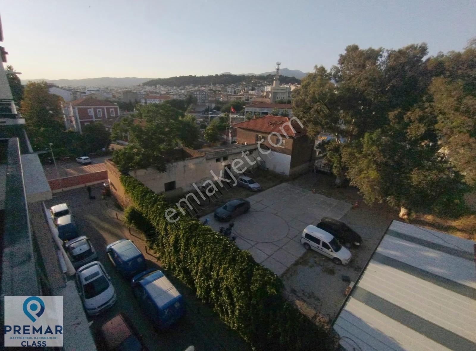 Aydın Cumhuriyet Mahallesinde 3+1 Satılık Daire