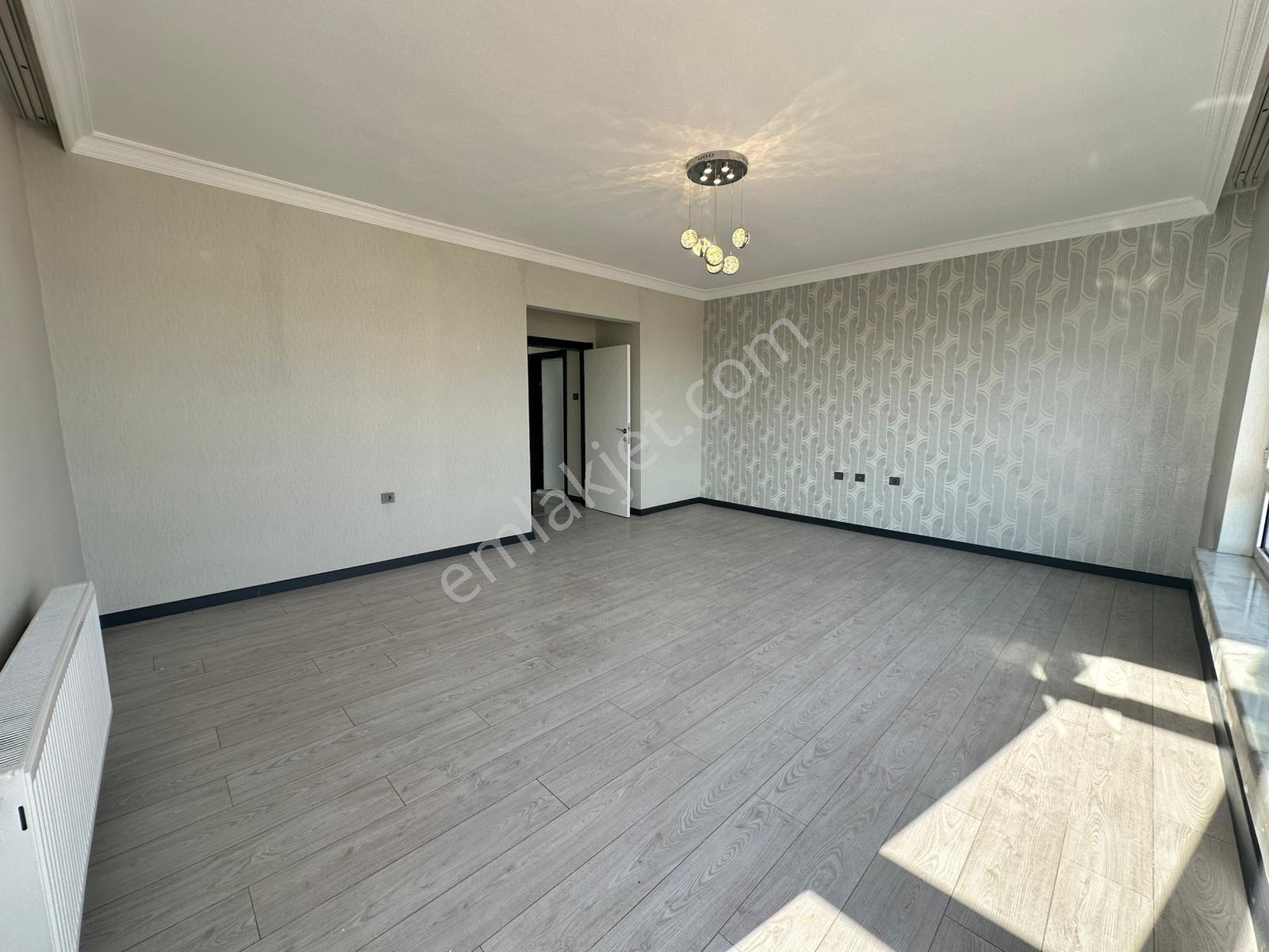 Aşağı Eğlence'de Ankara Manzaralı Geniş Mutfak Full Yapılı Acil! - Görsel 12