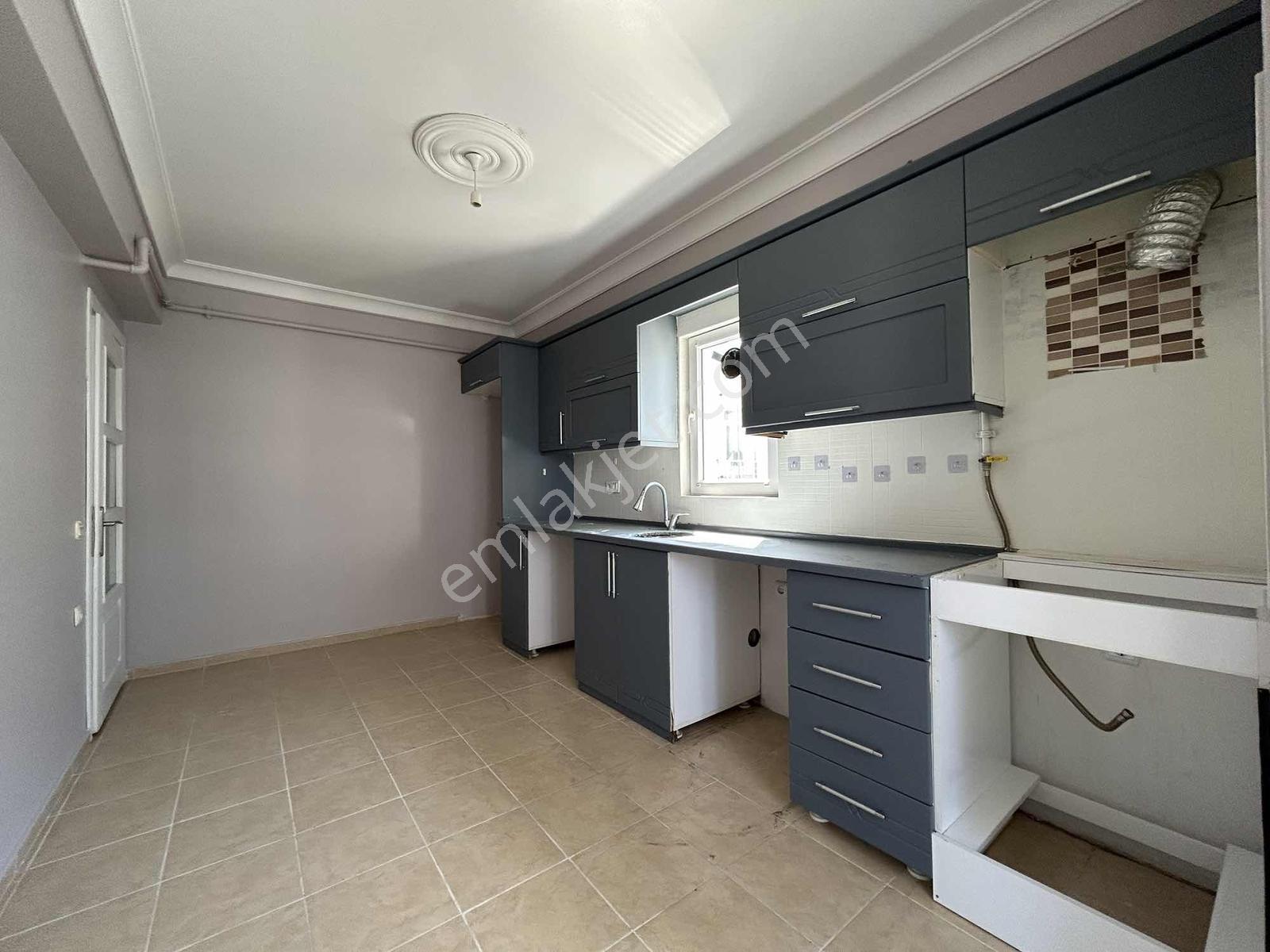 Atakent Tramvay Altında Kiralık 3+1 Daire - Görsel 7
