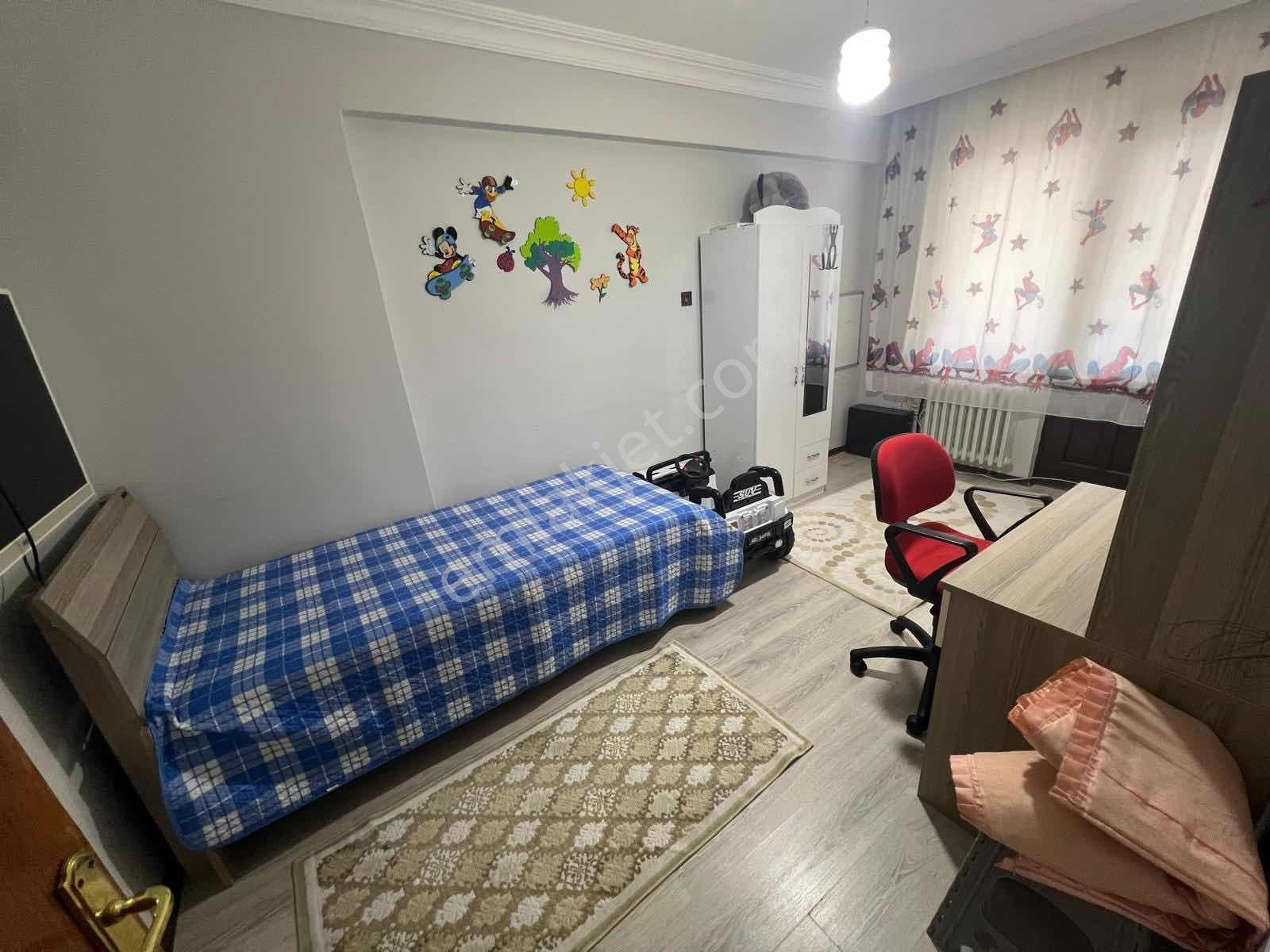 Muhittin Mah.onur Market Sokağı 3+1 / 150 M2 Ara Kat Dubleks - Görsel 5