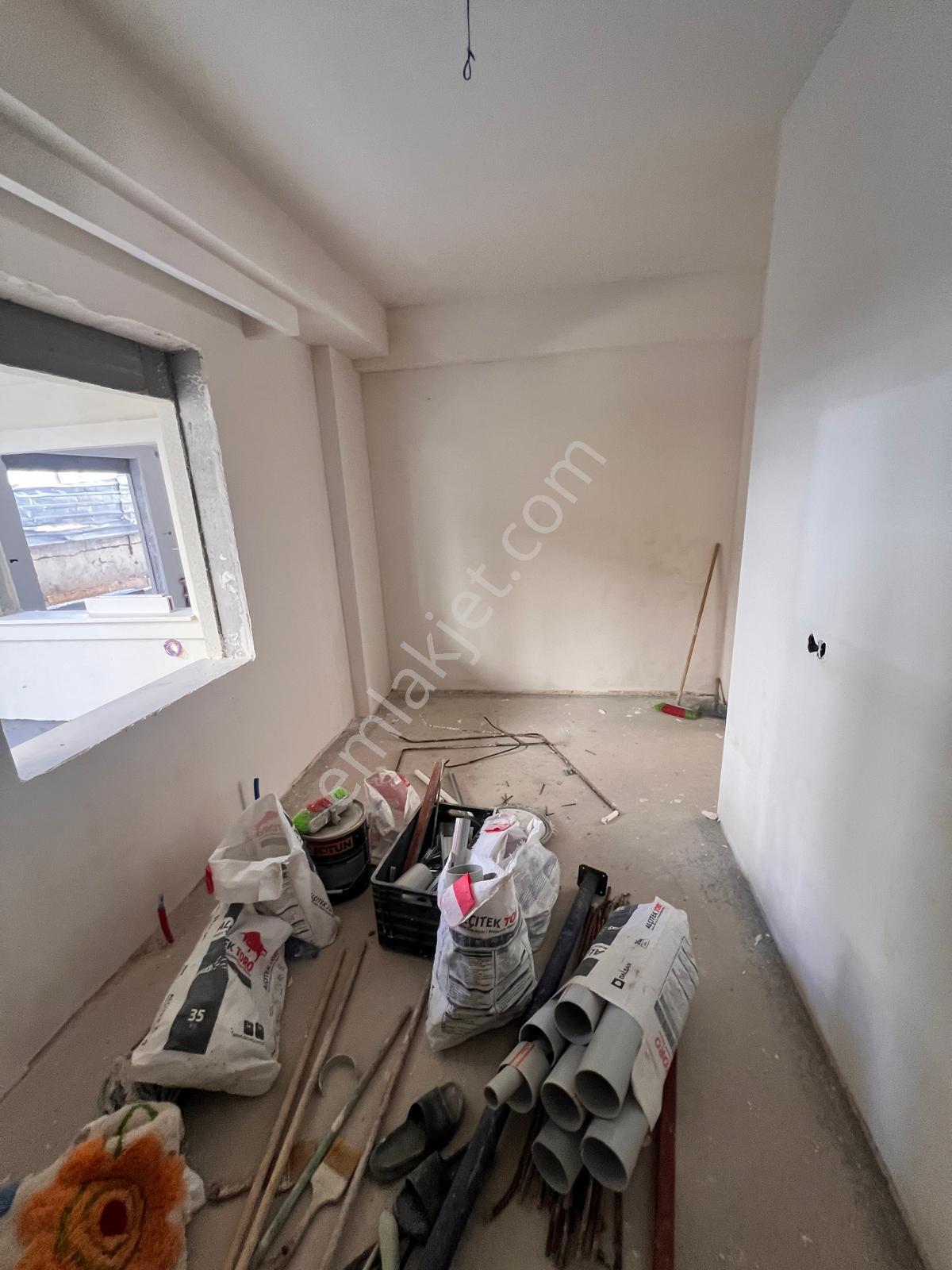 Kaçmaz'dan Küçükyalı'da Merkezi Konumlu Ön Cephe Ferah 2+1 - Görsel 10