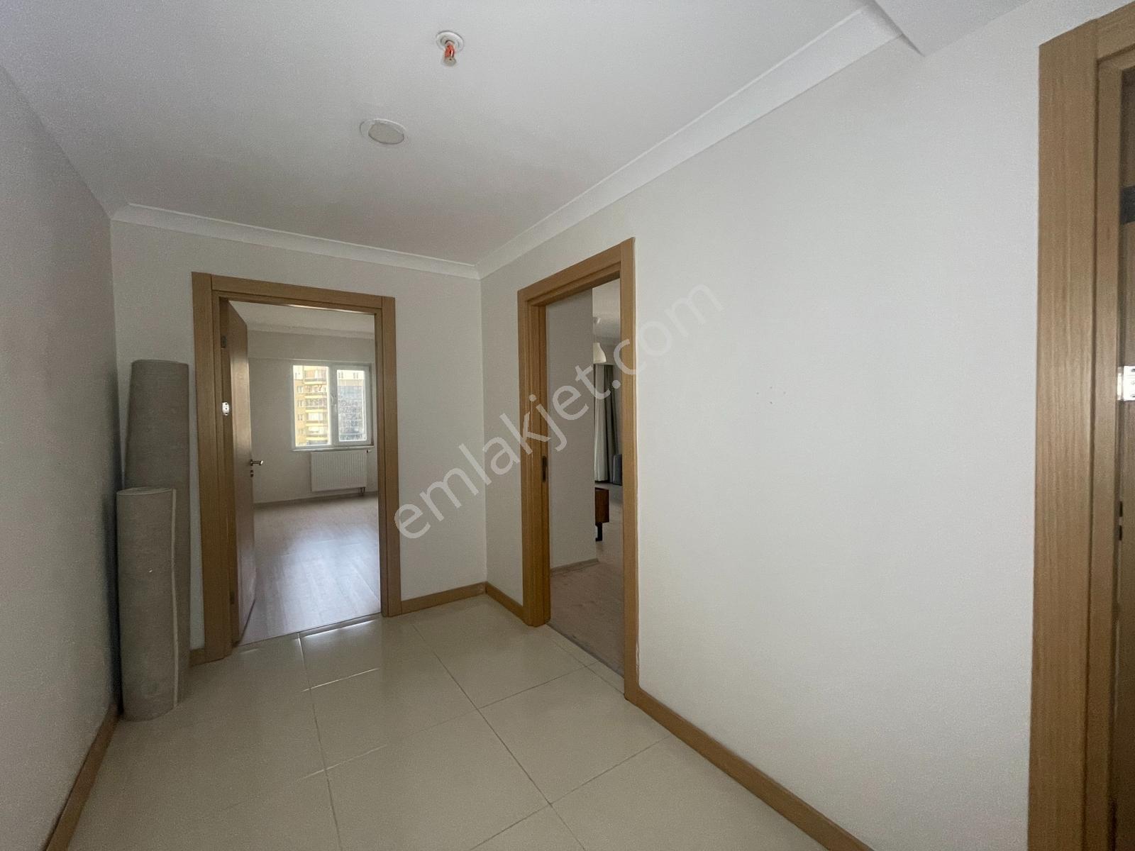 Nusret Öztürk'ten Maltepe Marmaroom Sitesinde Kiralık 2+1 Daire - Görsel 21