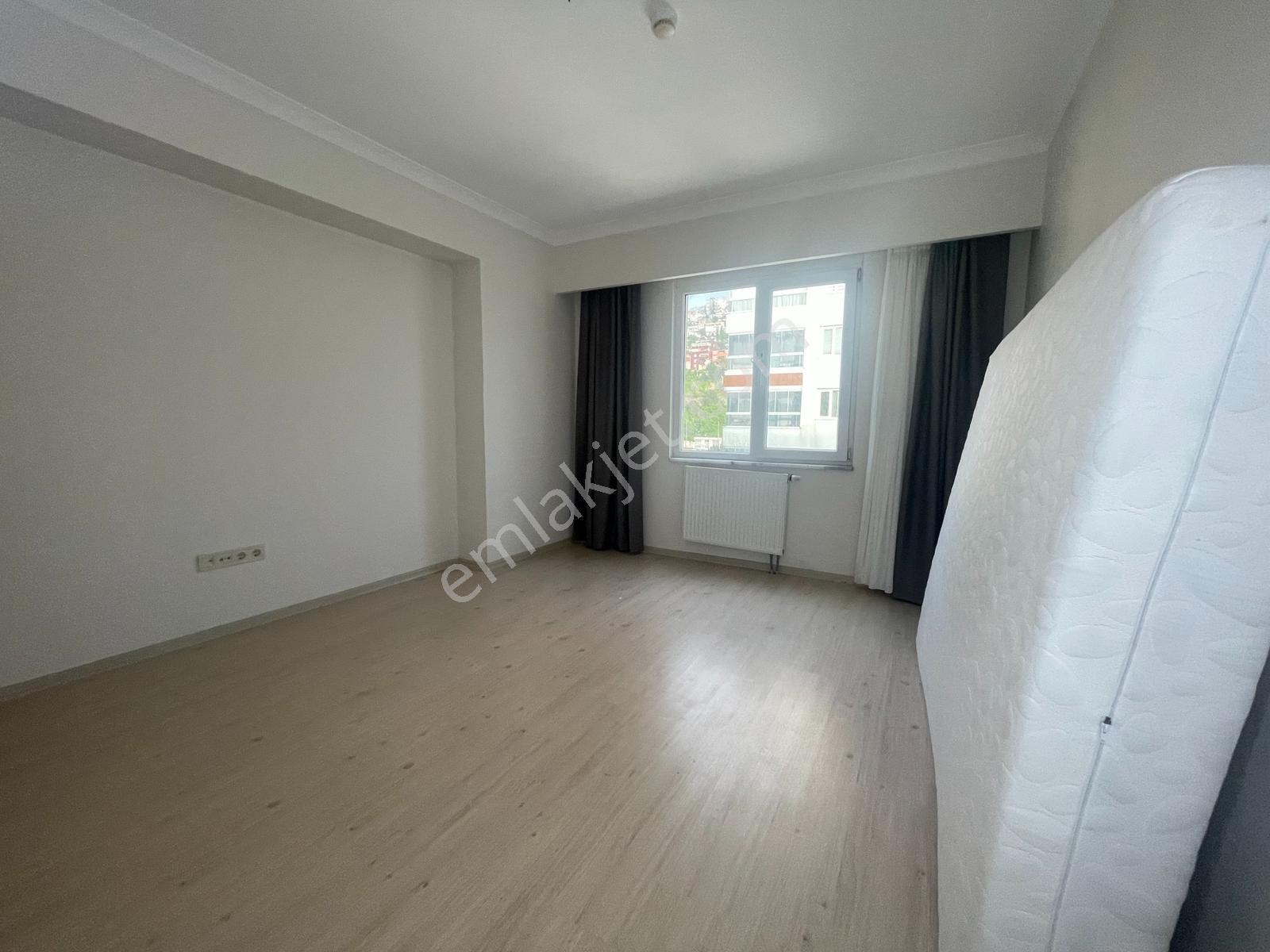 Nusret Öztürk'ten Maltepe Marmaroom Sitesinde Satılık 2+1 Daire - Görsel 8
