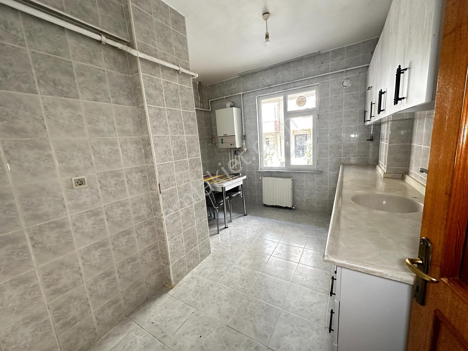 Pendik Güzelyalı Mahahallesinde Satılık Ara Kat 3+1 Daire - Görsel 4