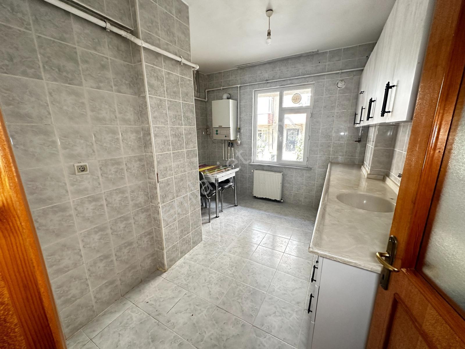 Pendik Güzelyalı Mahahallesinde Satılık Ara Kat 3+1 Daire - Görsel 10