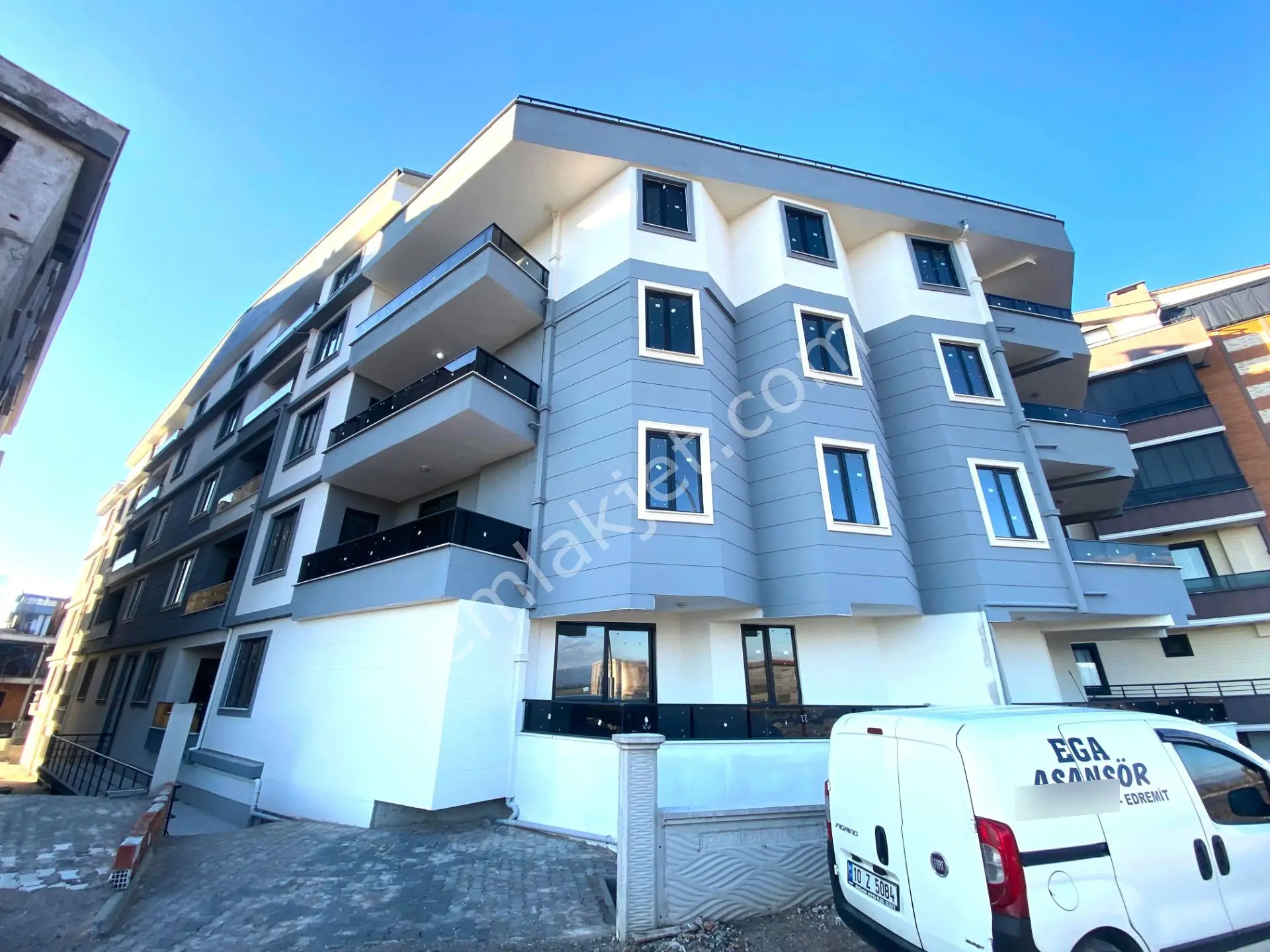 𝄞blue Life Egen'den En Uygun Fiyata İnşaatı Satışta 1+1 Ön Cephe Doğalgazlı Otoparklı Daireleri - Görsel 2