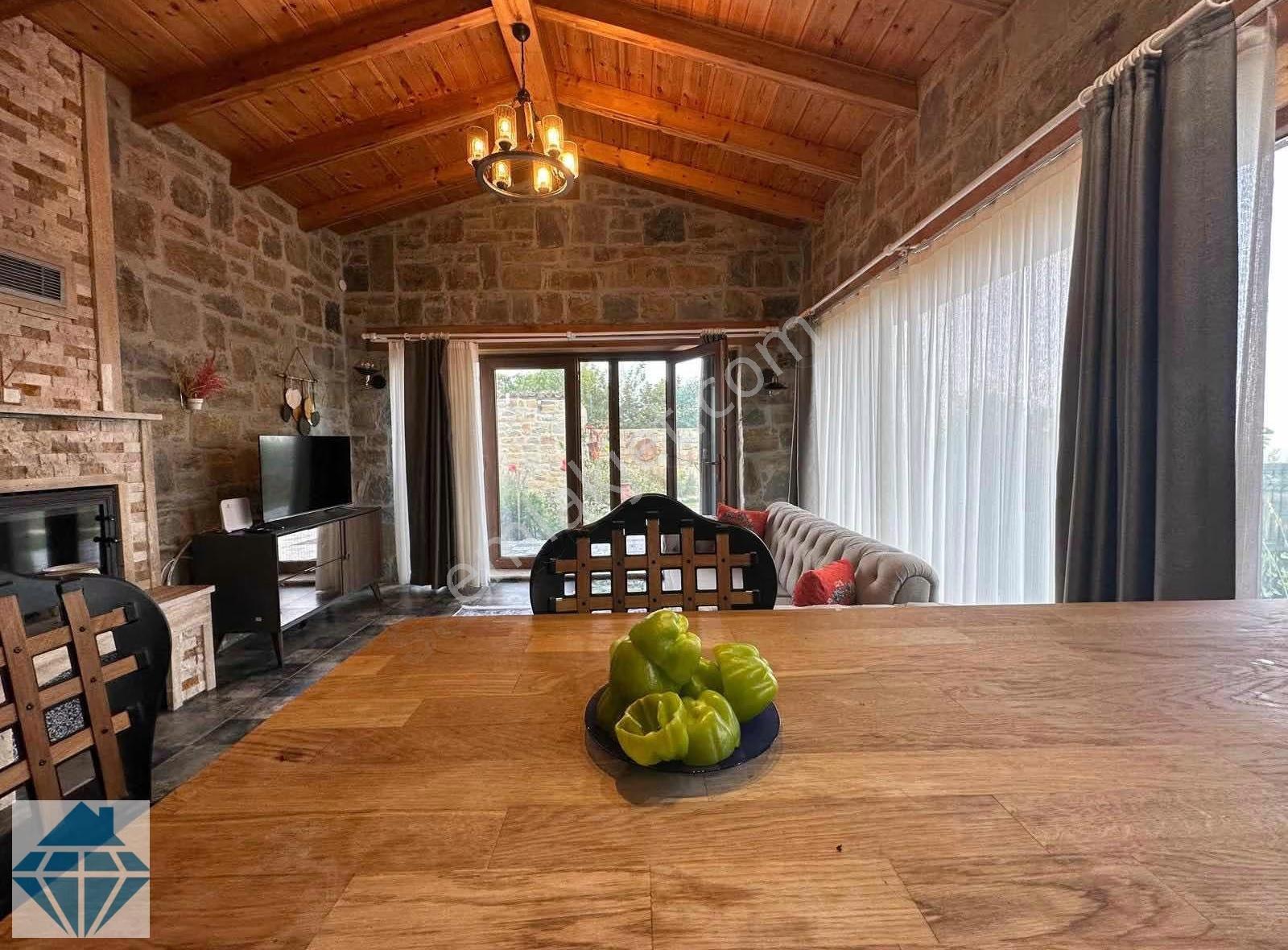 Mürefte'de De Full Eşyalı Deniz Manzaralı Kiralık Taş Ev