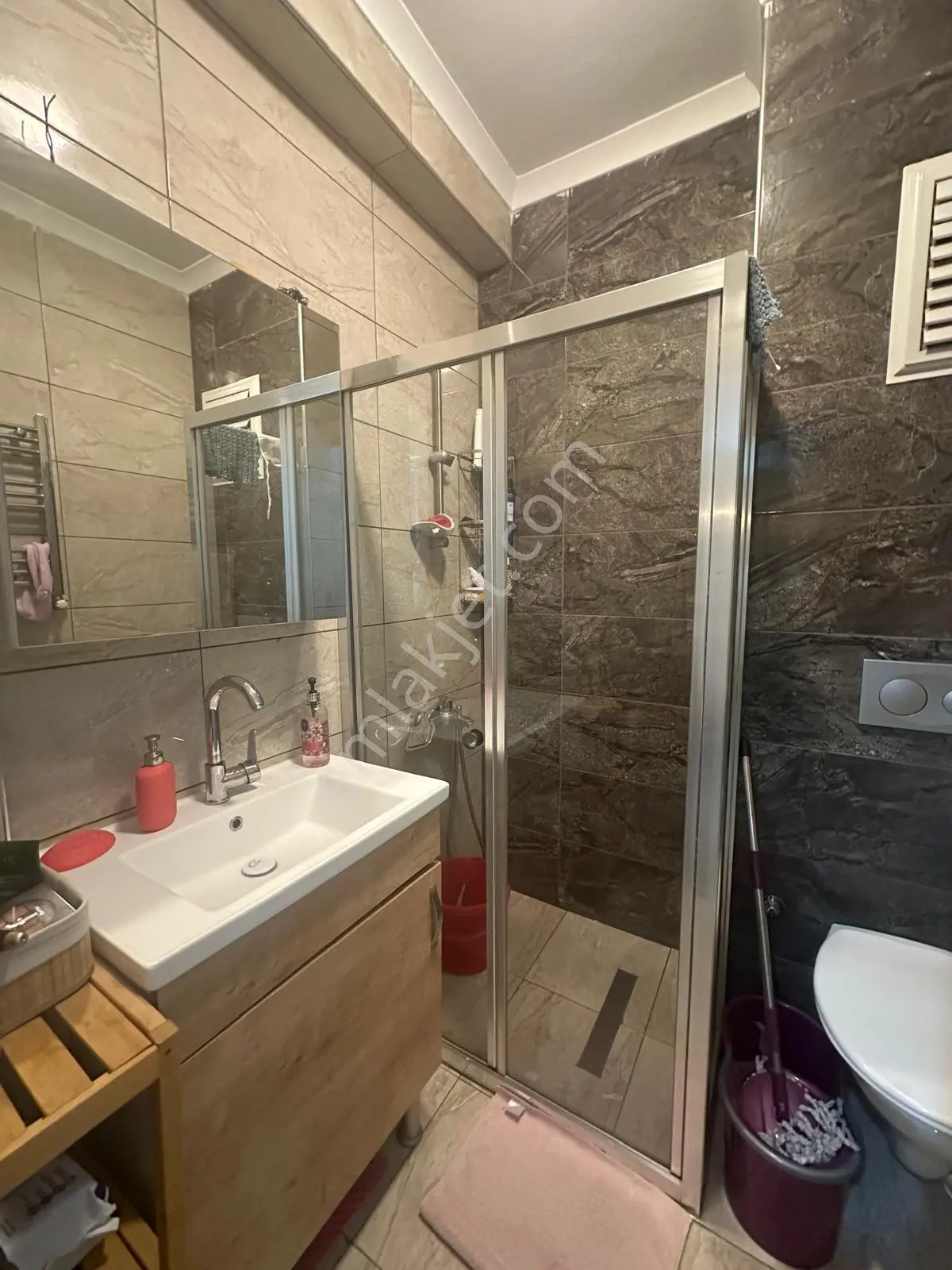 Maltepe Girne'de Site İçerisinde 1+1 Oldukça Kullanışlı Dairemiz - Görsel 2