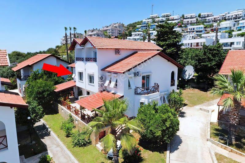 Muhteşem Konumda, Plaja Kısa Mesafede Bulunan, Tam Eşyalı İkiz Villa.