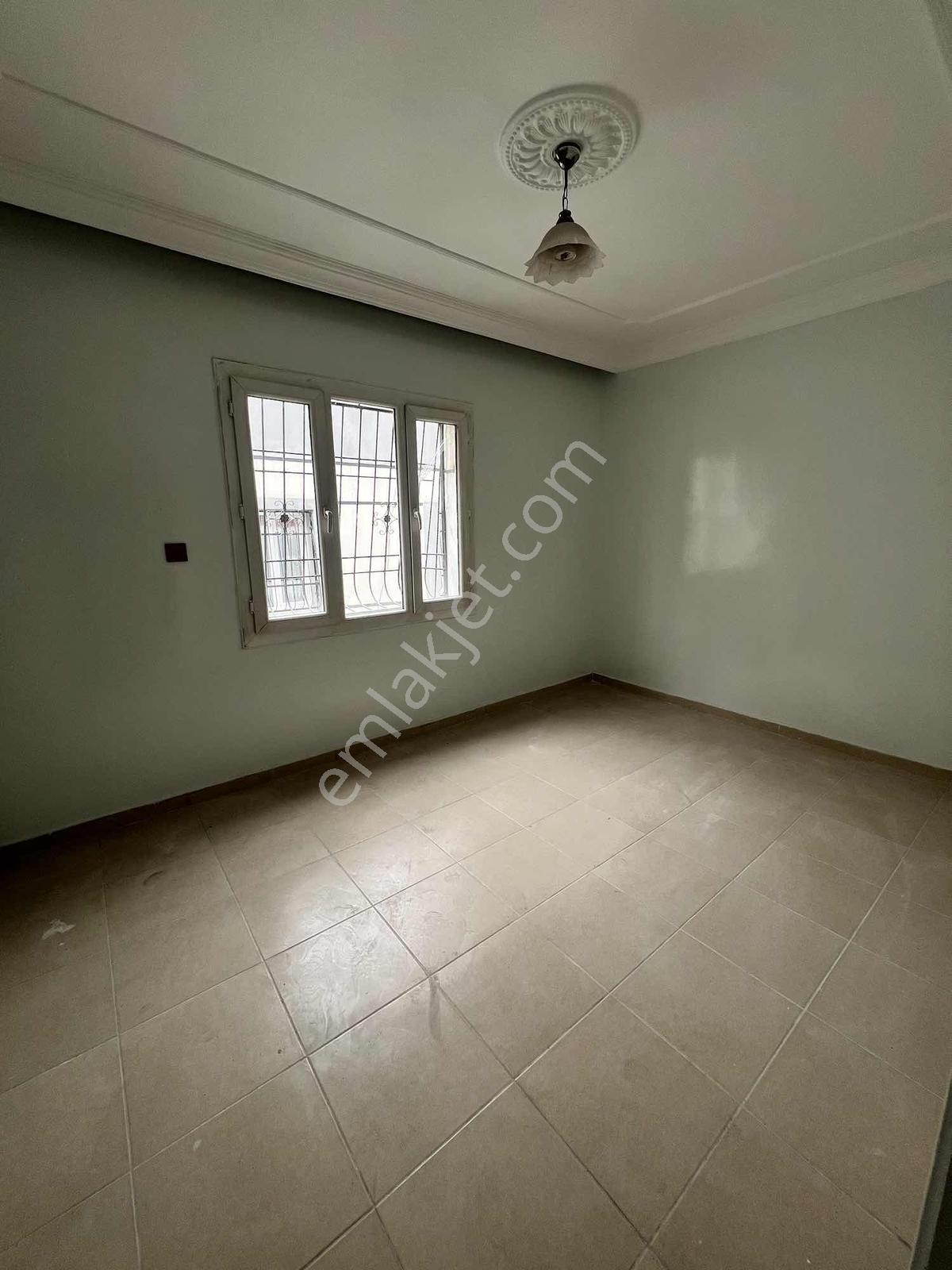 Eyüpsultan Mahallesin'de Full Yapıllı 2+1 3 Katlı Müstakil Ev - Görsel 9