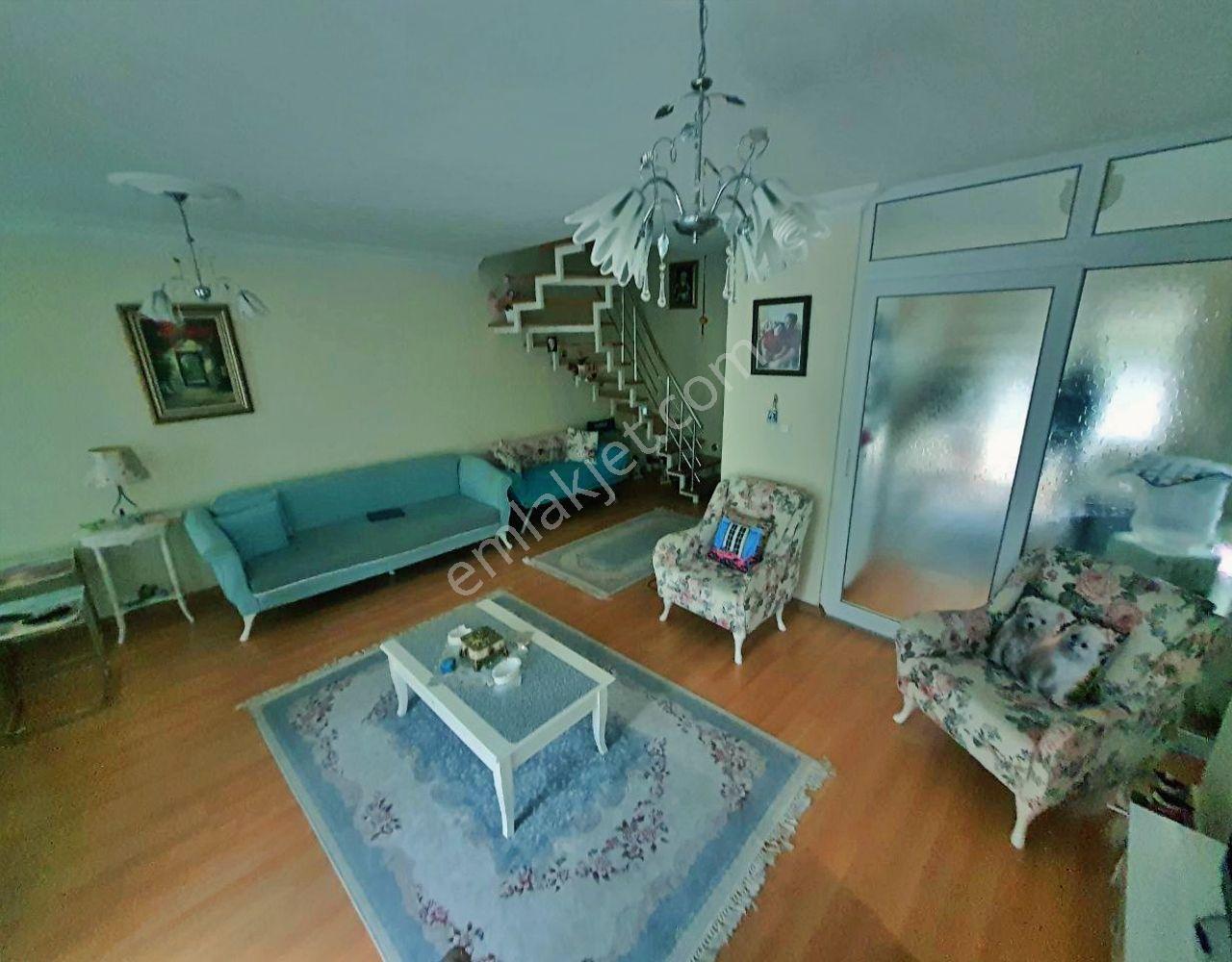 Uytundan Gürede Otoparklı Geniş Bahçeli Kapalımutfaklı 2+1 Villa - Görsel 8