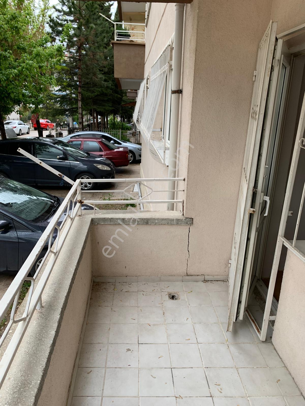 Selçuklu Mahallesi Banka Blokları Yakını Yüksek Giriş 2+1 - Görsel 13