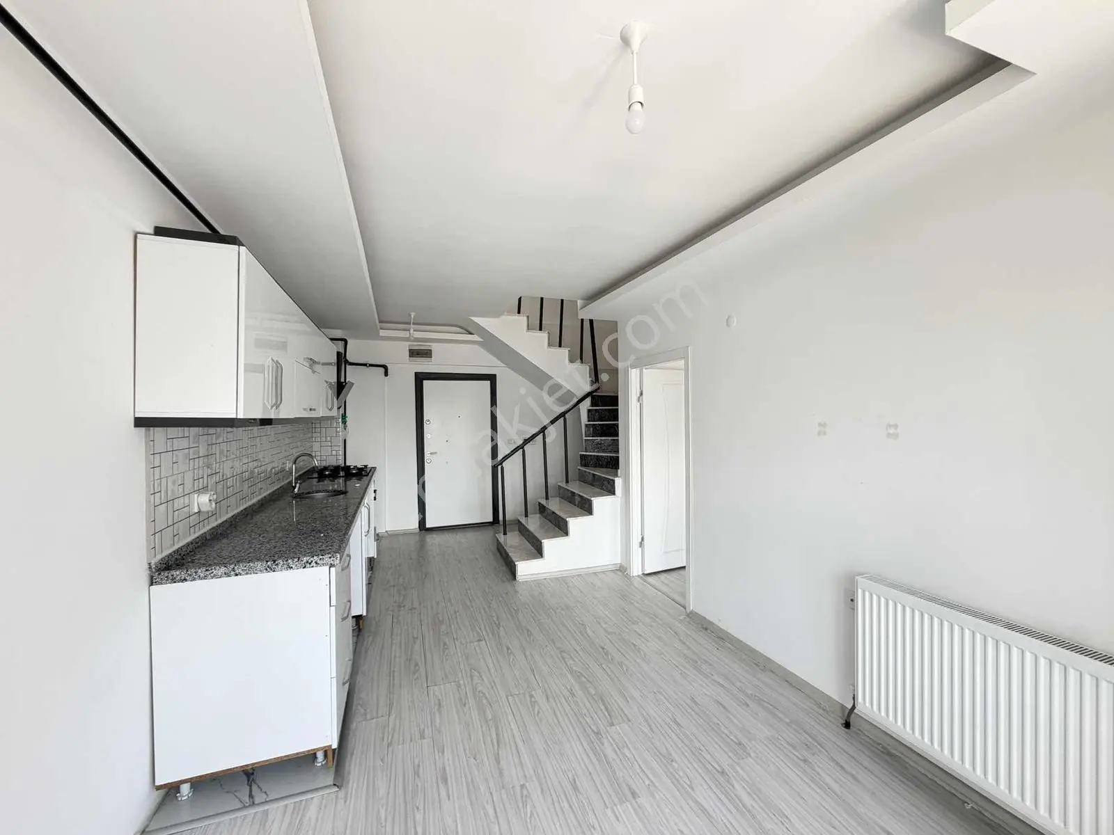 İncek'te Jewel Projesine Komşu 2 Banyolu Kiralık 2+1 - Görsel 2