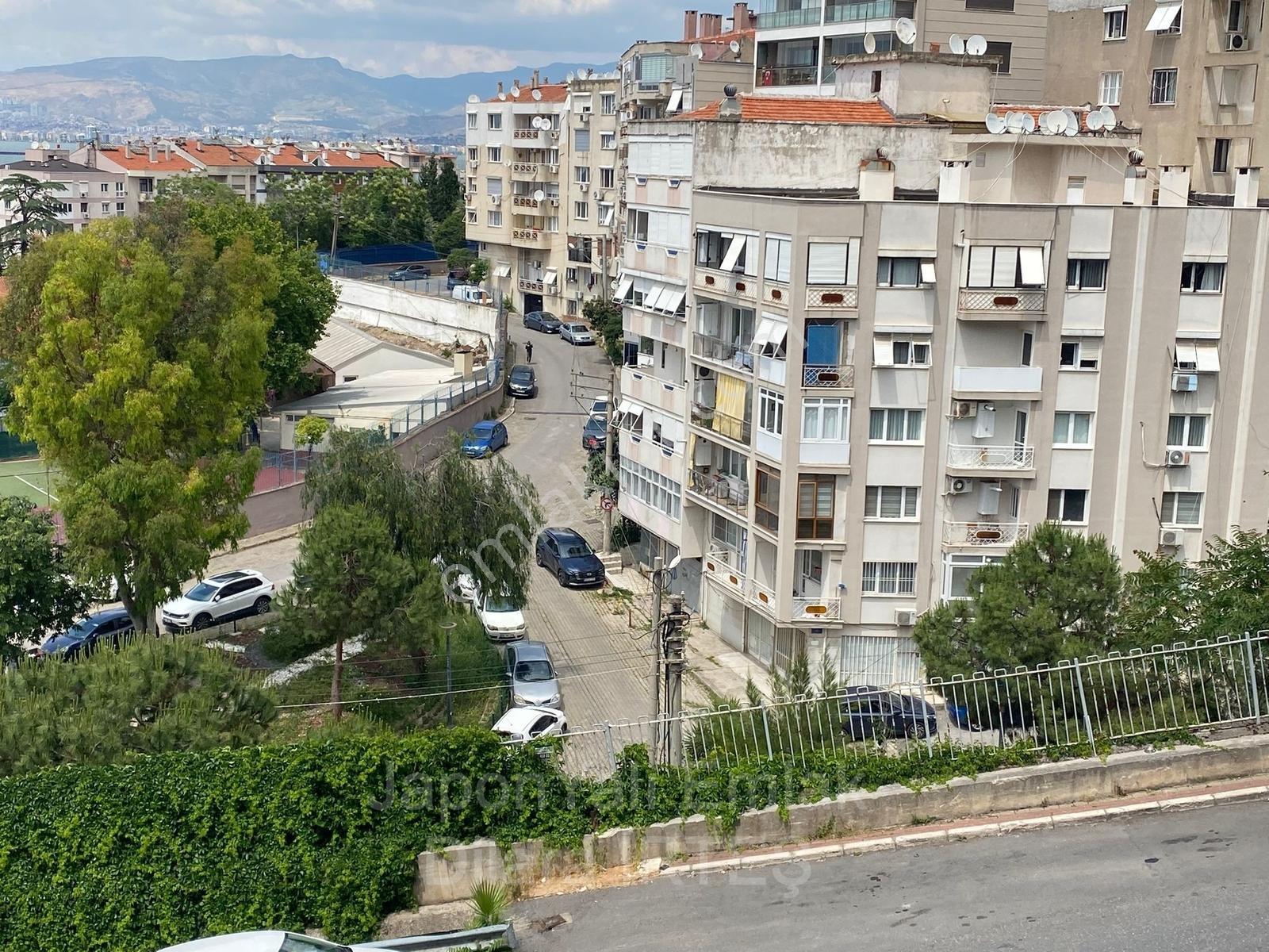 Küçükyalıda Deniz Manzaralı Ara Kat Satılık Daire - Görsel 3