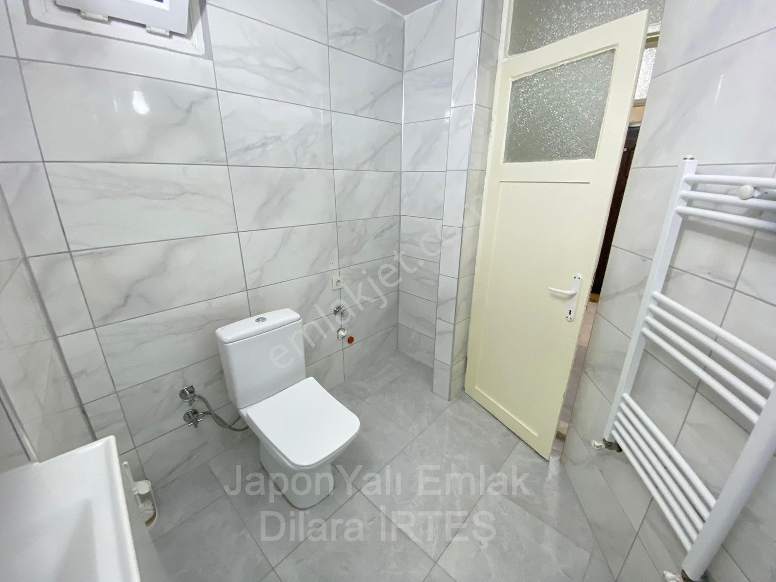 Küçükyalıda Deniz Manzaralı Ara Kat Satılık Daire - Görsel 23