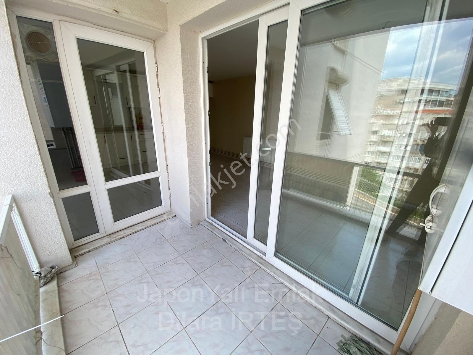 Küçükyalıda Deniz Manzaralı Ara Kat Satılık Daire - Görsel 6
