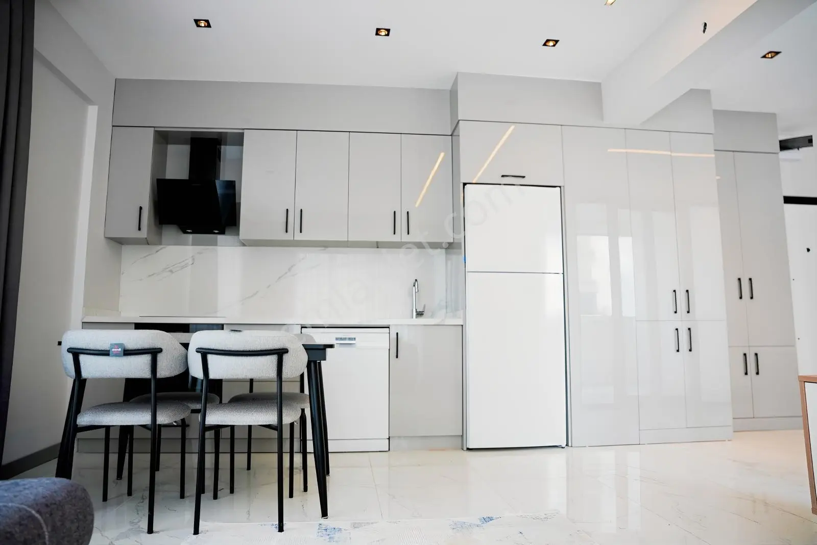 Hedef Emlak'tan Kardeşlerde Kiralık Eşyalı Lüx 1+1 Fatura Dahil - Görsel 4
