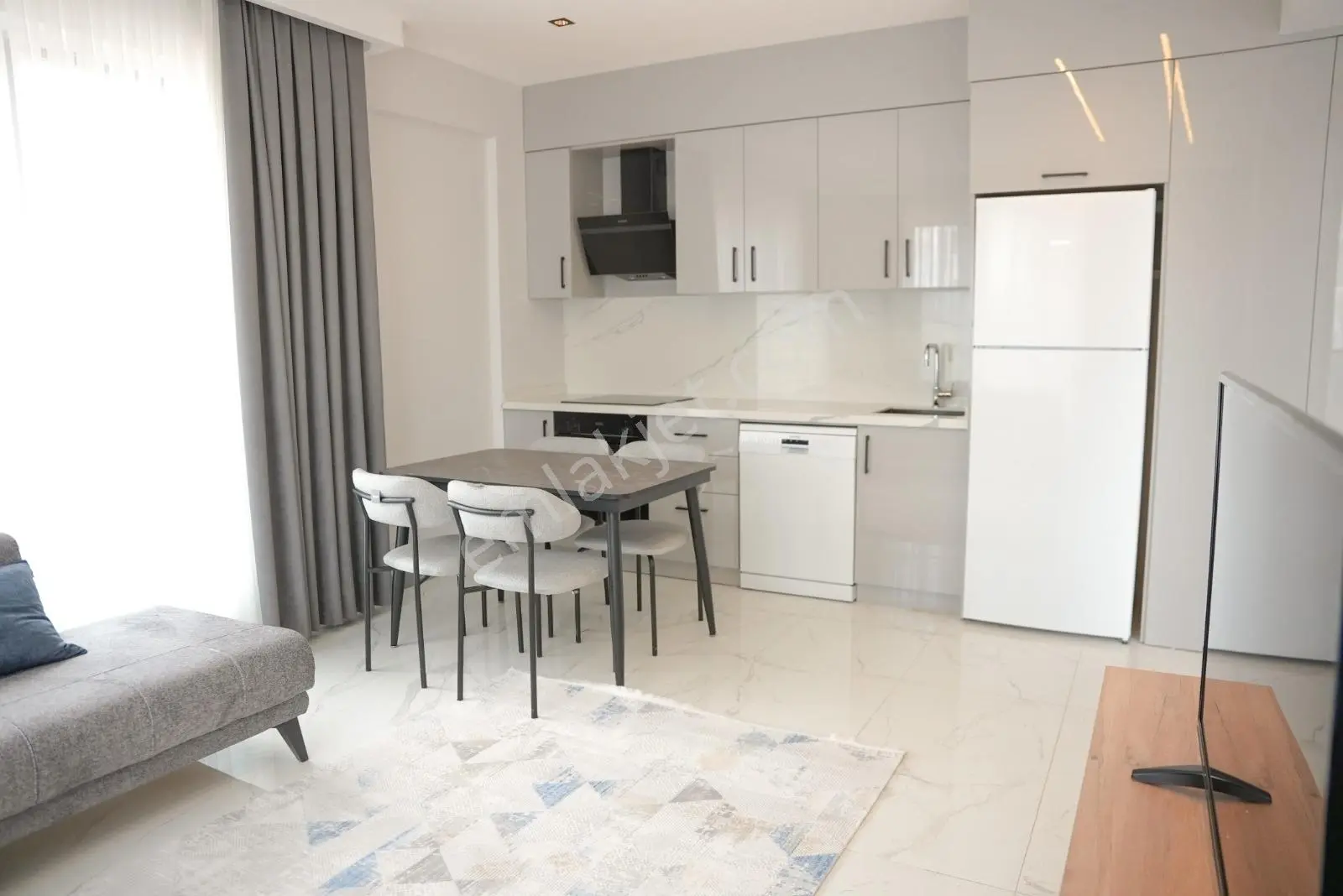 Hedef Emlak'tan Kardeşlerde Kiralık Eşyalı Lüx 1+1 Fatura Dahil - Görsel 3