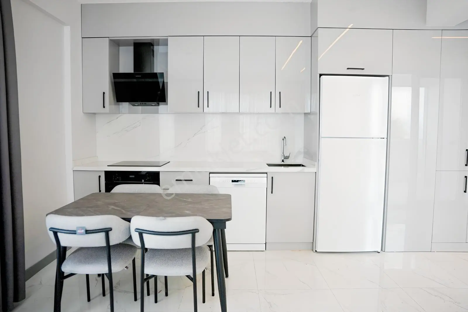 Hedef Emlak'tan Kardeşlerde Kiralık Eşyalı Lüx 1+1 Fatura Dahil - Görsel 2