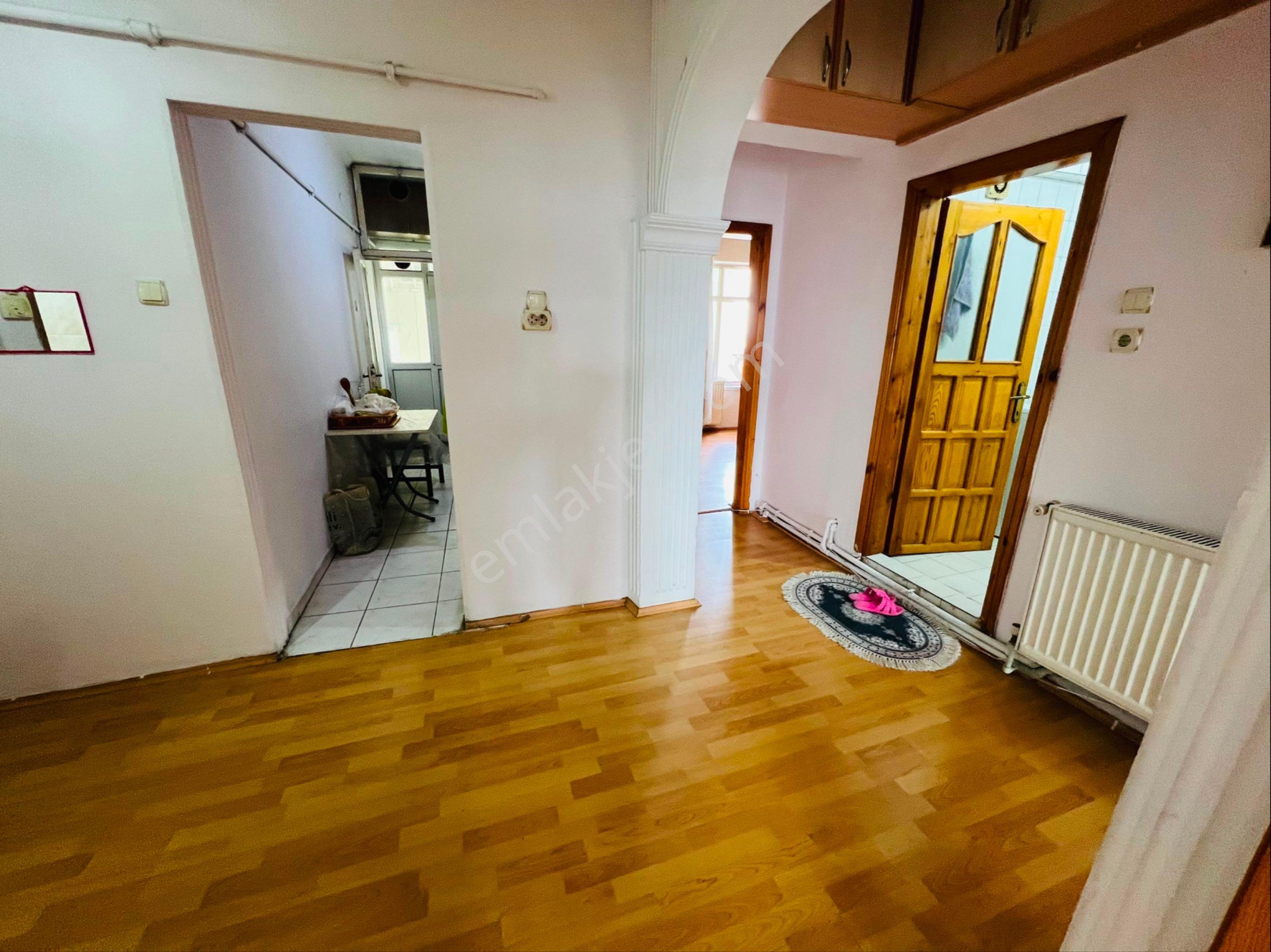 Bulvara Cephe İci Temiz Satılık Daire - Görsel 4