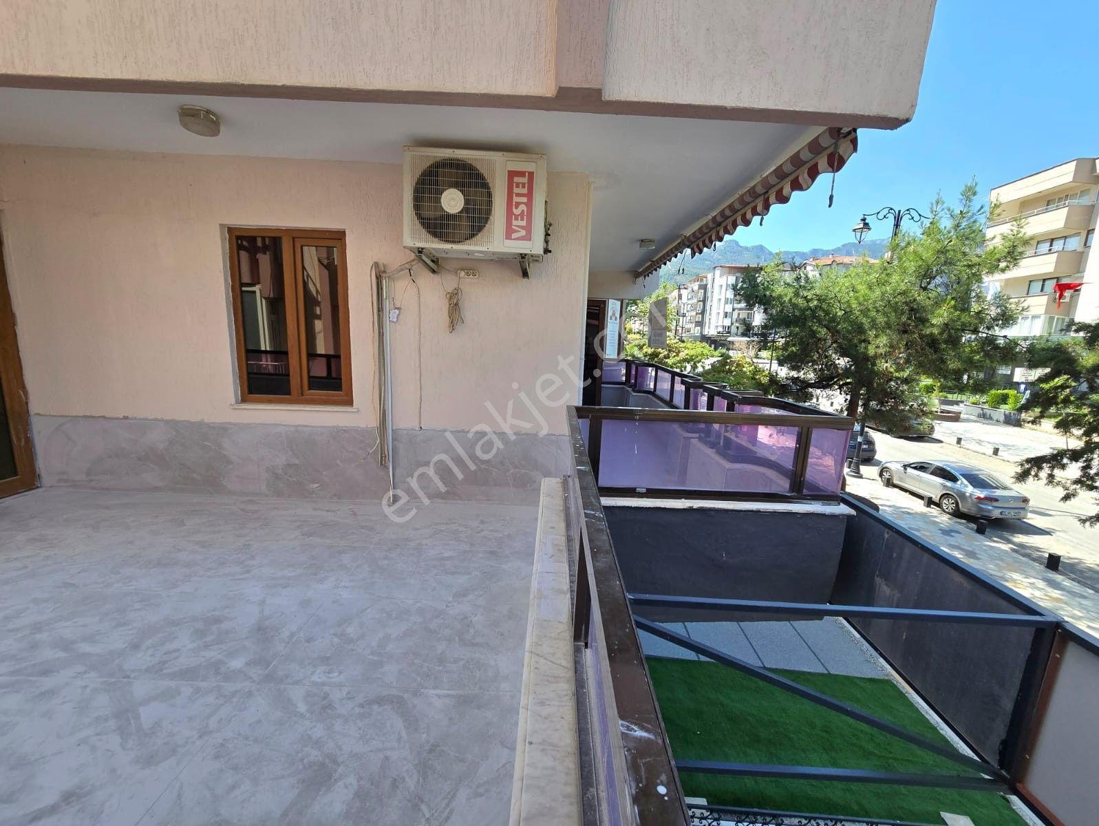 Çamlık Bulvarı'nda 233 M² 3,5+1 Teraslı Ve Kapalı Otoparklı - Görsel 21