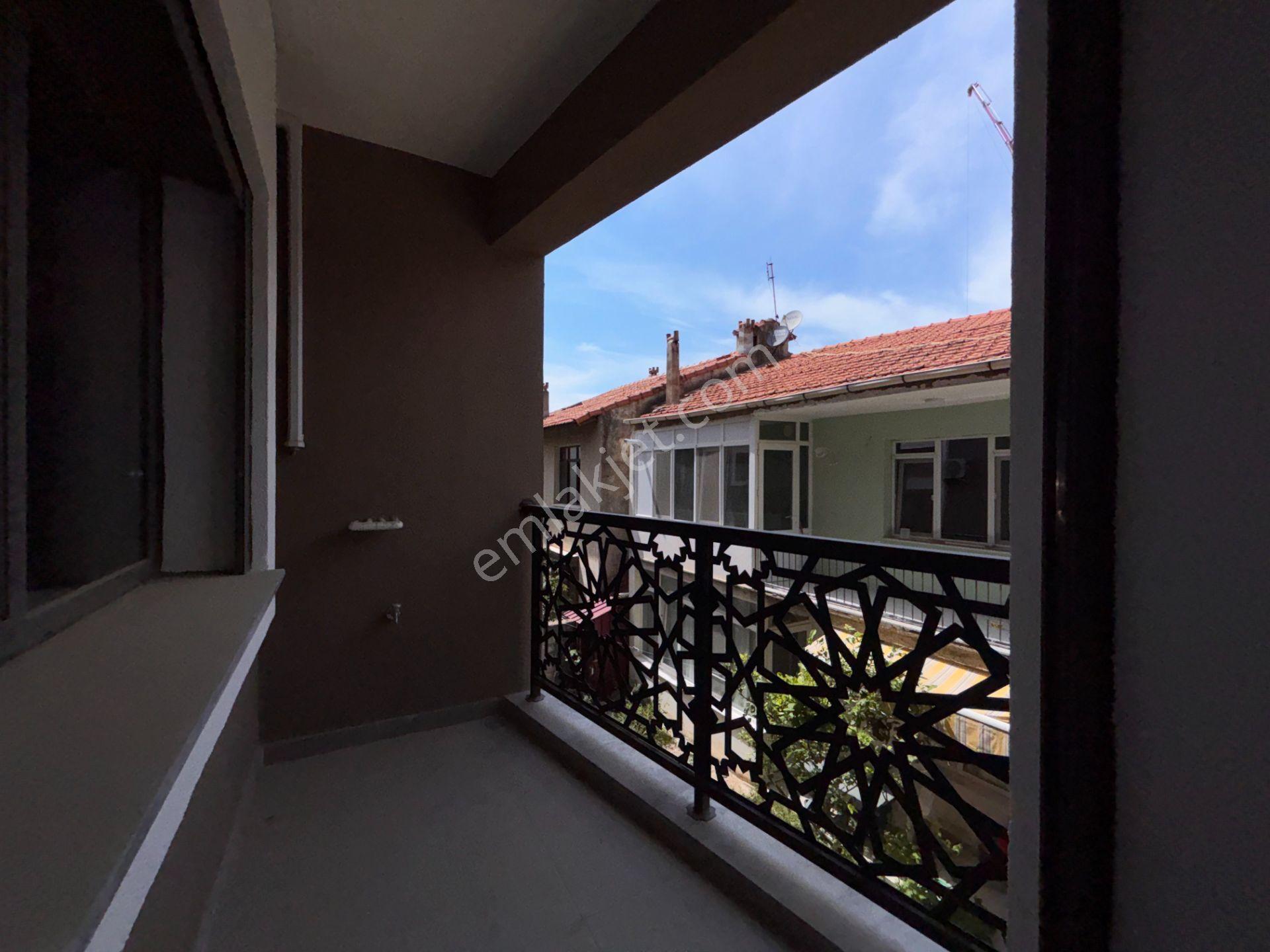 Şehir Merkezinde Kapalı Otoparklı, Asansörlü Ve Balkonlu Satılık 2+1 Daire - Görsel 25