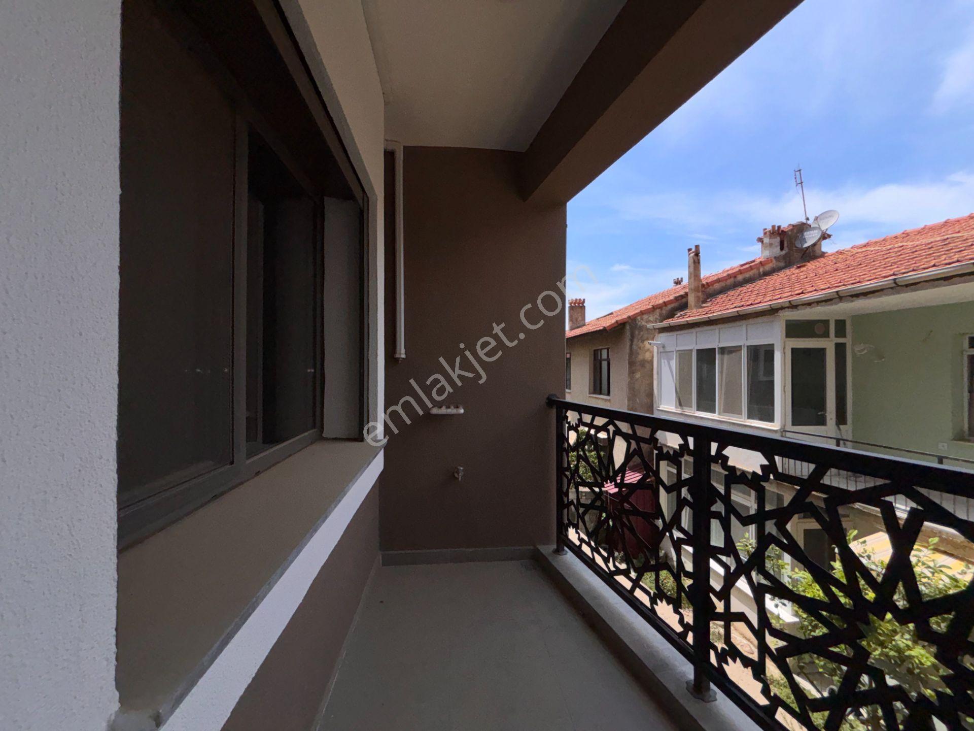 Şehir Merkezinde Kapalı Otoparklı, Asansörlü Ve Balkonlu Satılık 2+1 Daire - Görsel 24