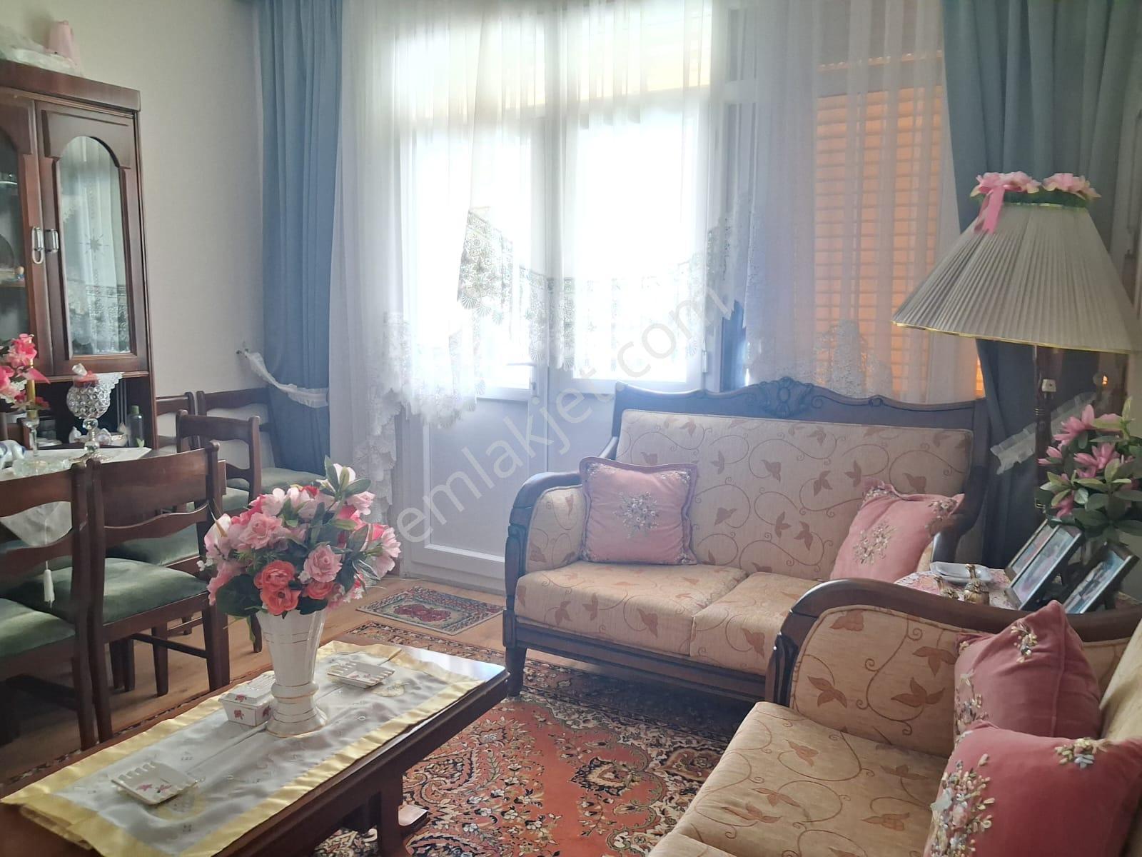 Güzel Yalıda Son Kat Caddeye Yakındır Pancurlu Çift Cephe - Görsel 32