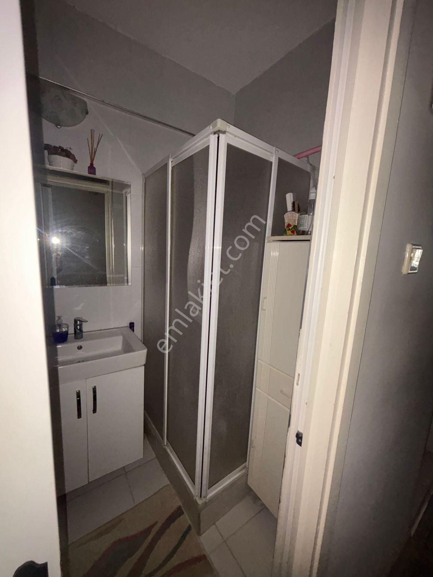 Güzel Yalıda Son Kat Caddeye Yakındır Pancurlu Çift Cephe - Görsel 6