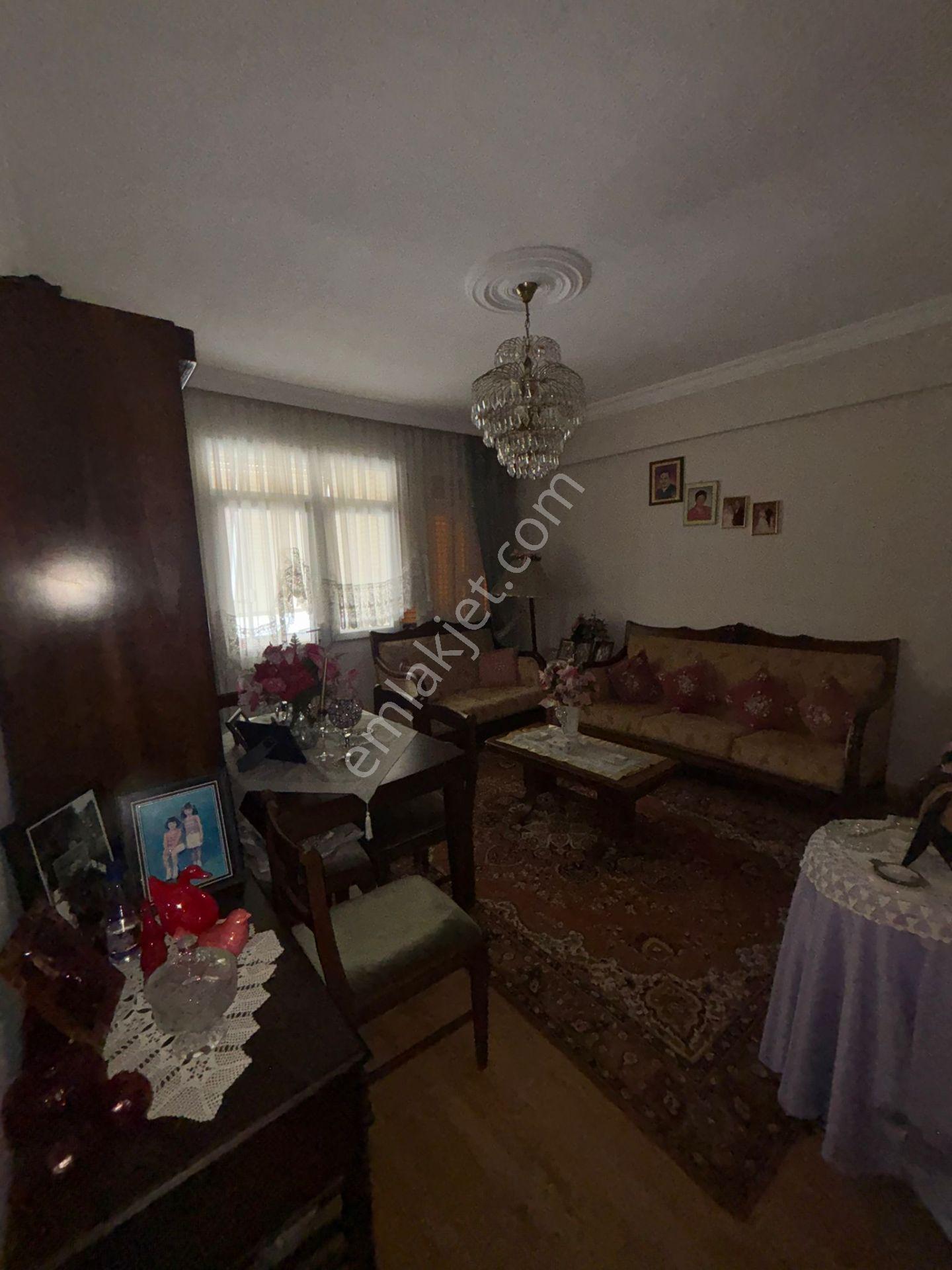 Güzel Yalıda Son Kat Caddeye Yakındır Pancurlu Çift Cephe - Görsel 7