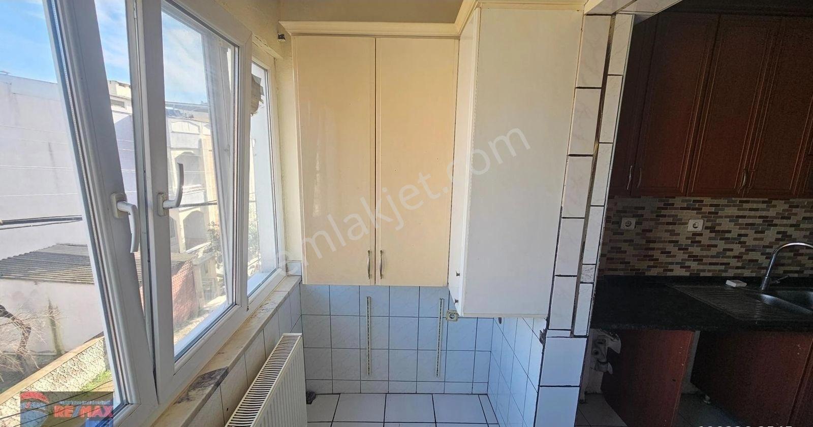 Re/max İnci'den Hasan Basri Çantay'da 3+1 Kiralık Ara Kat Daire - Görsel 8