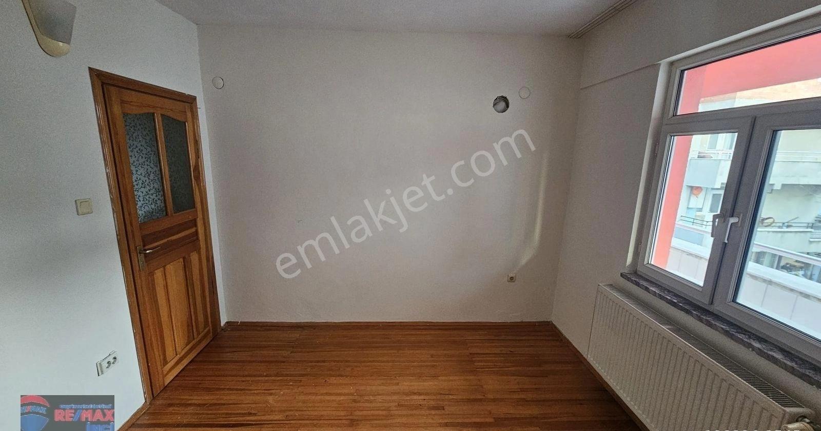 Re/max İnci'den Hasan Basri Çantay'da 3+1 Kiralık Ara Kat Daire - Görsel 26
