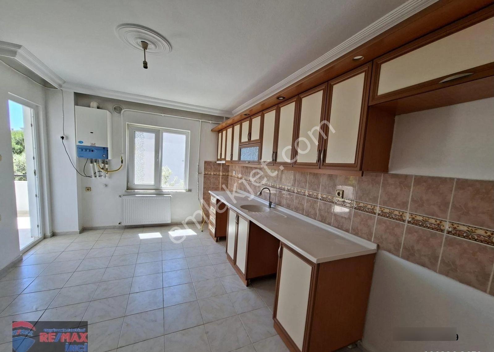 Re/max İnci'den Beyoğlu Caddesi Üzeri Kiralık 3+1 Daire - Görsel 4