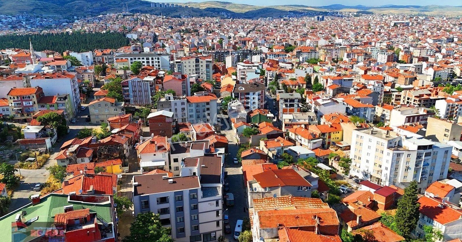 Re/max İnci'den Saat Kulesi Civarı Satılık Dükkan - Görsel 2