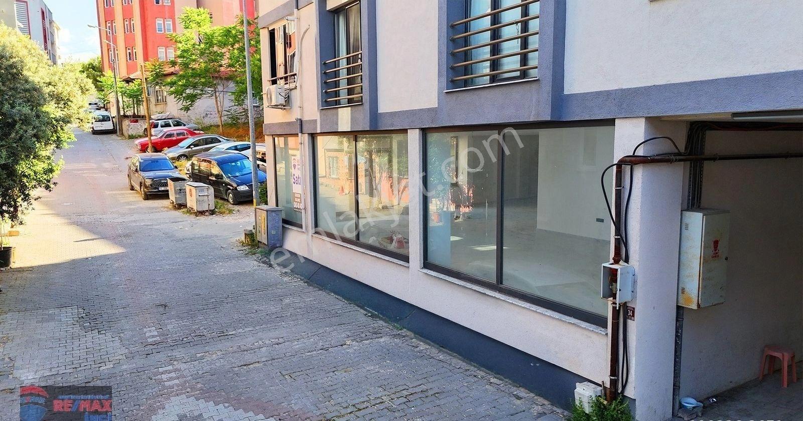 Re/max İnci'den Saat Kulesi Civarı Satılık Dükkan - Görsel 7