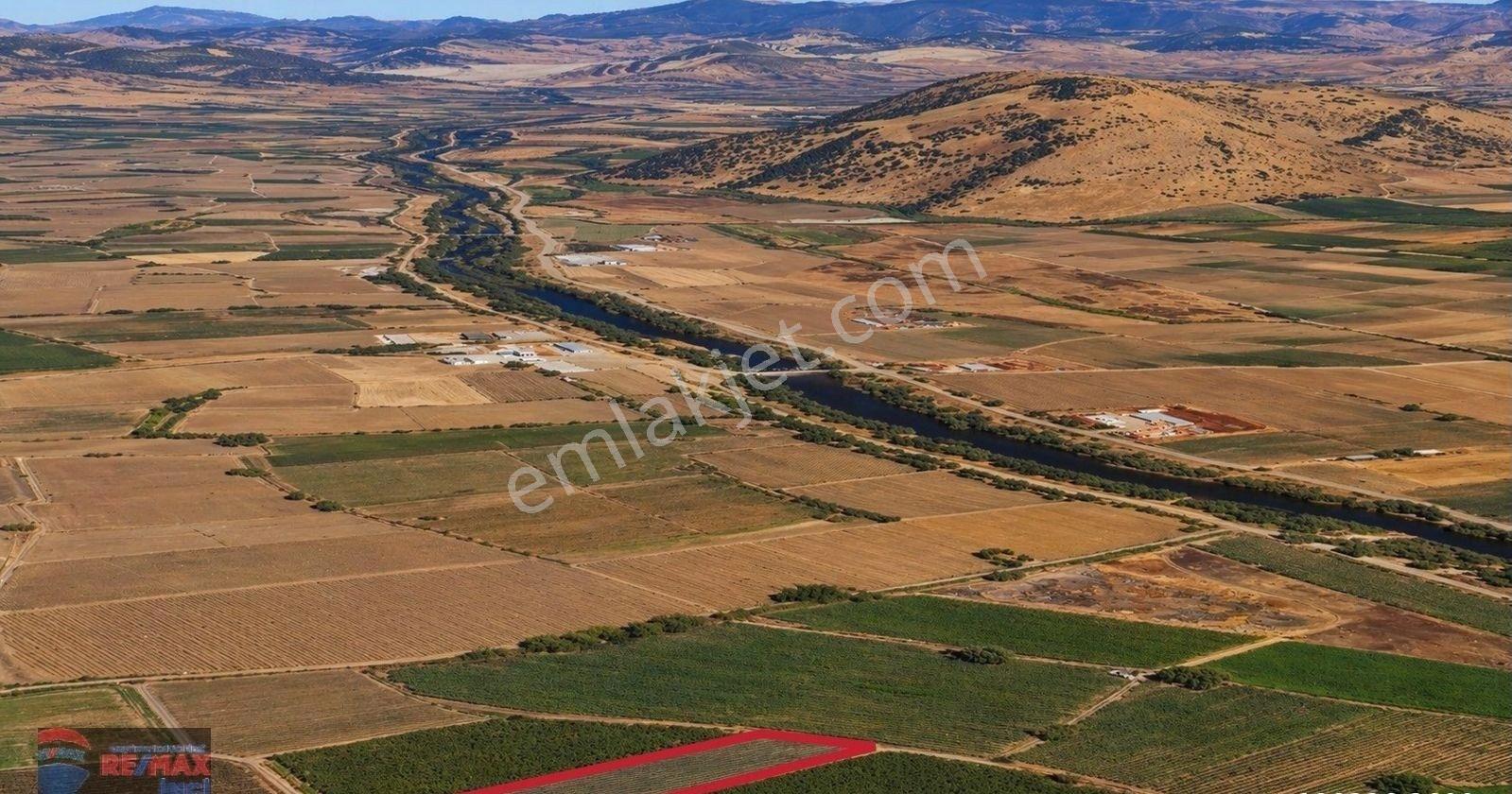 Re/max İnci'den Bigadiç Çekirdekli Mah. Satılık Tarla - Görsel 3